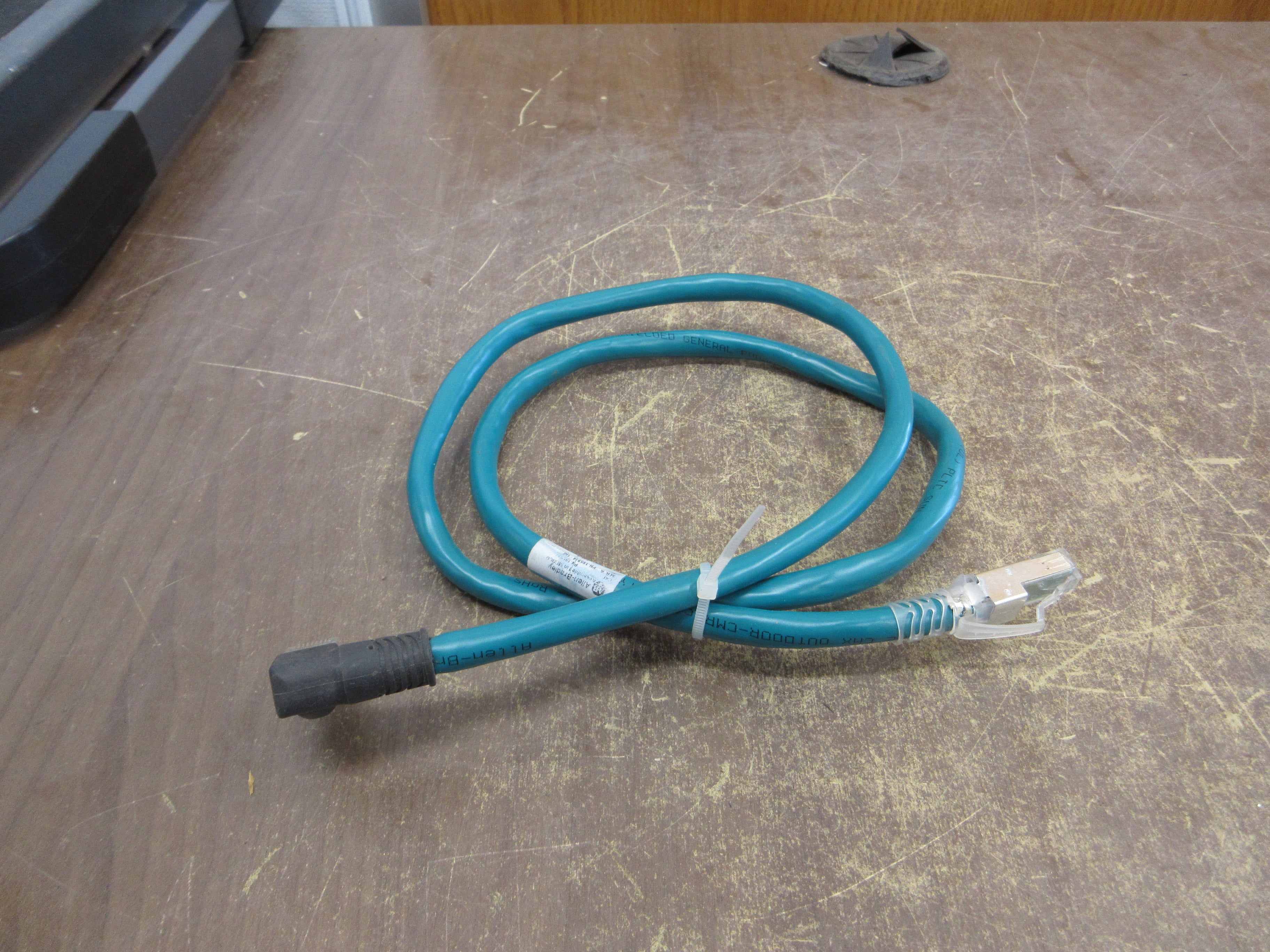 Allen-Bradley Patch Cord PN-195944 Length: 1m Used