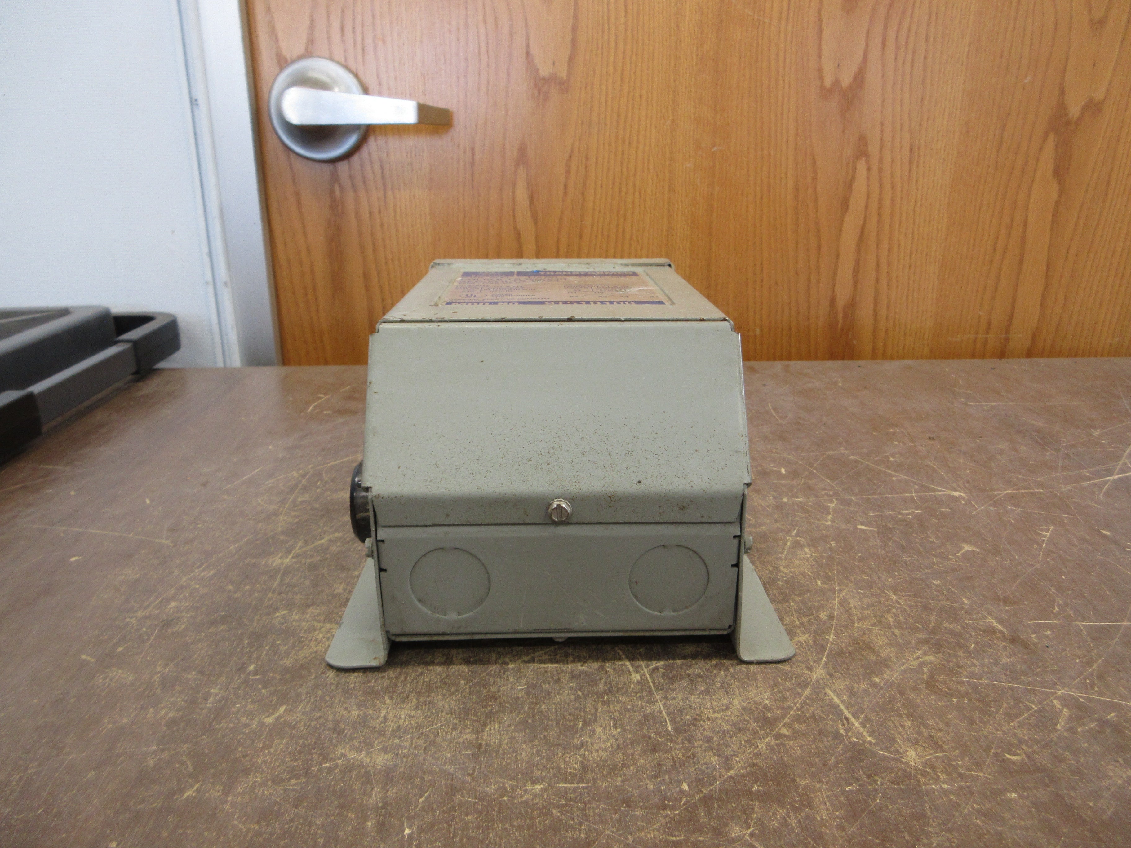 GE Transformer 9T51B108 0.500kVA Pri: 120/240V Sec: 12/24V 60Hz Used