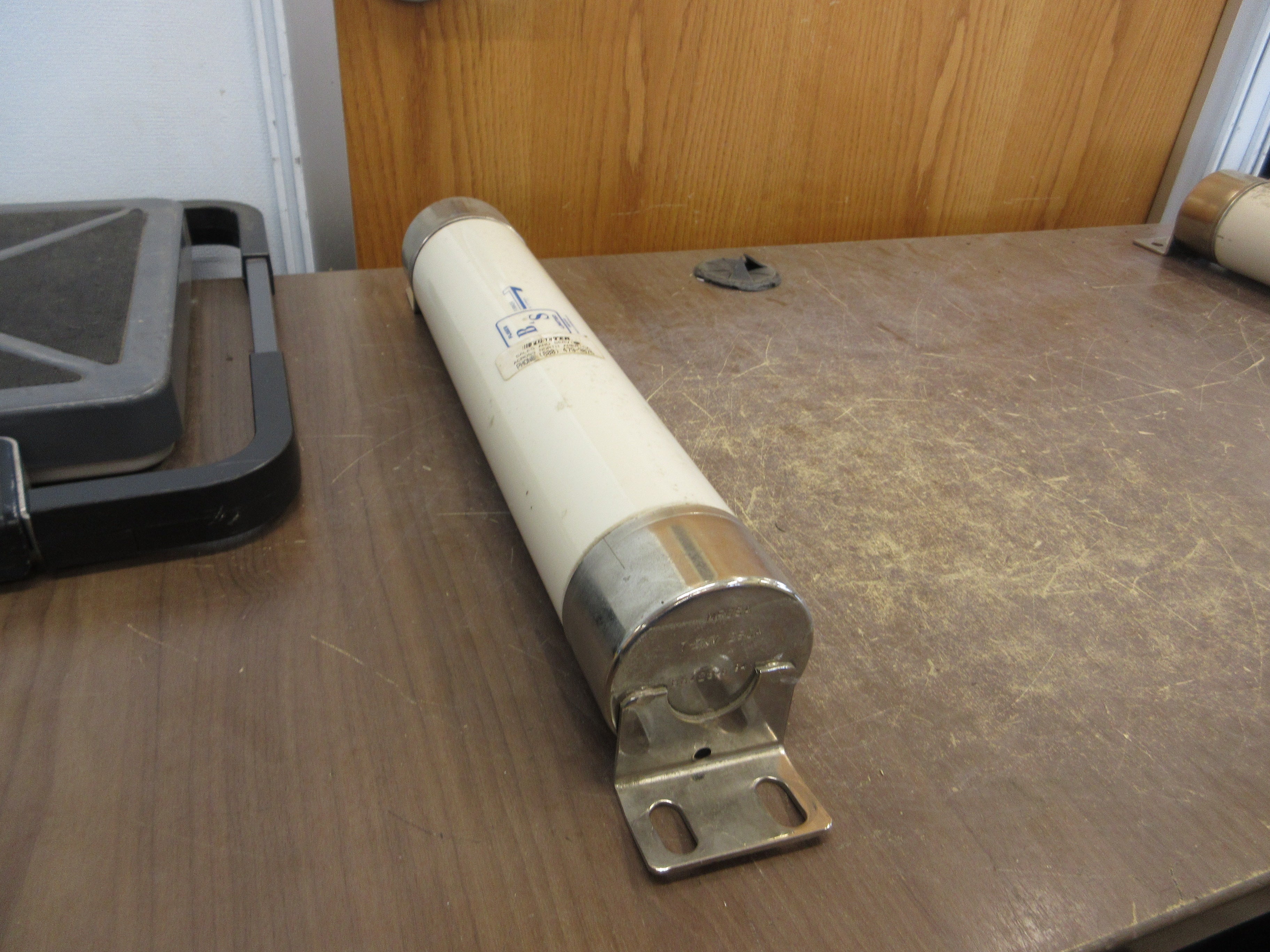 B&S Fuse B8428-8-94 250A 7.2kV Used