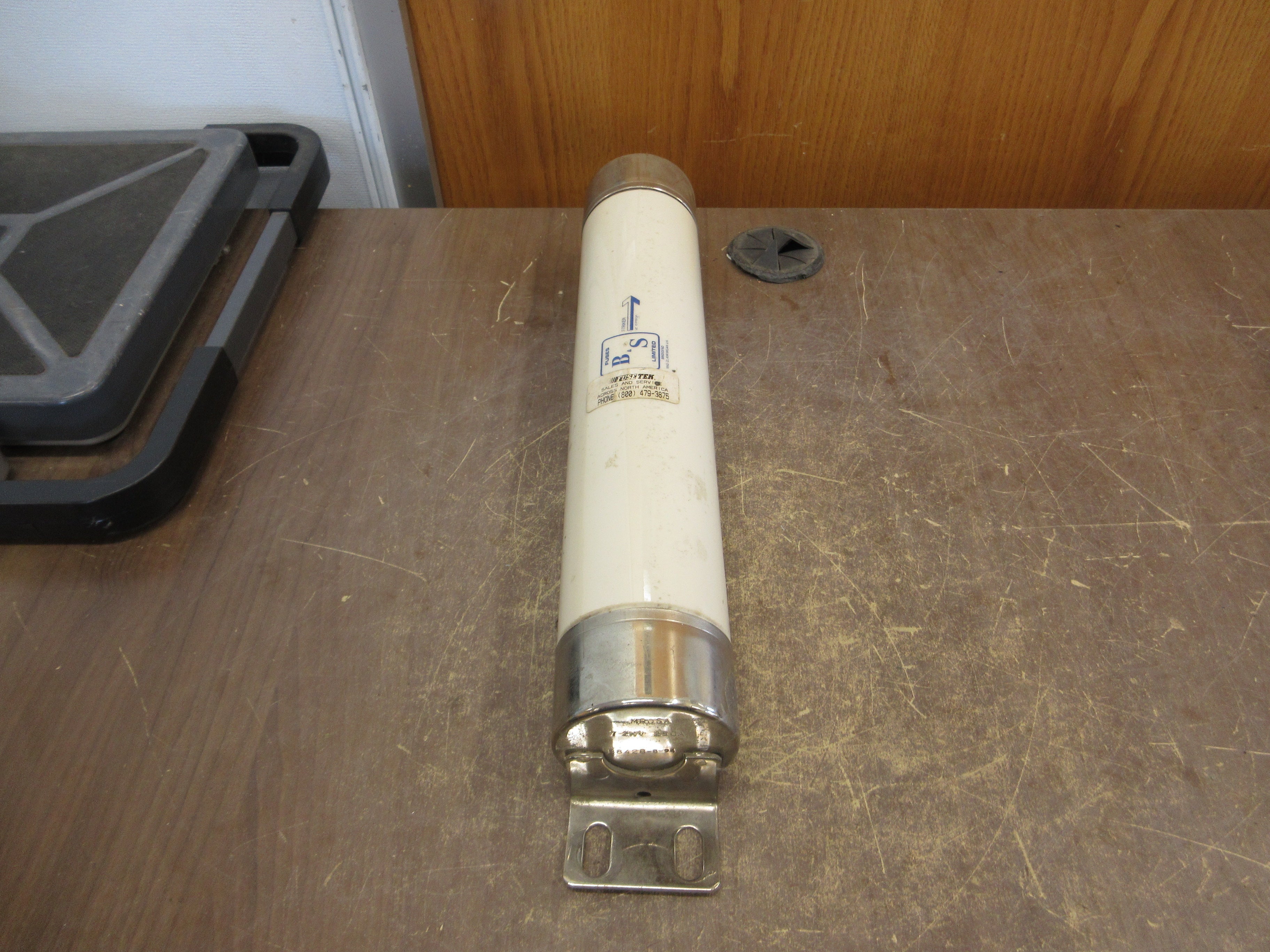 B&S Fuse B8428-8-94 250A 7.2kV Used