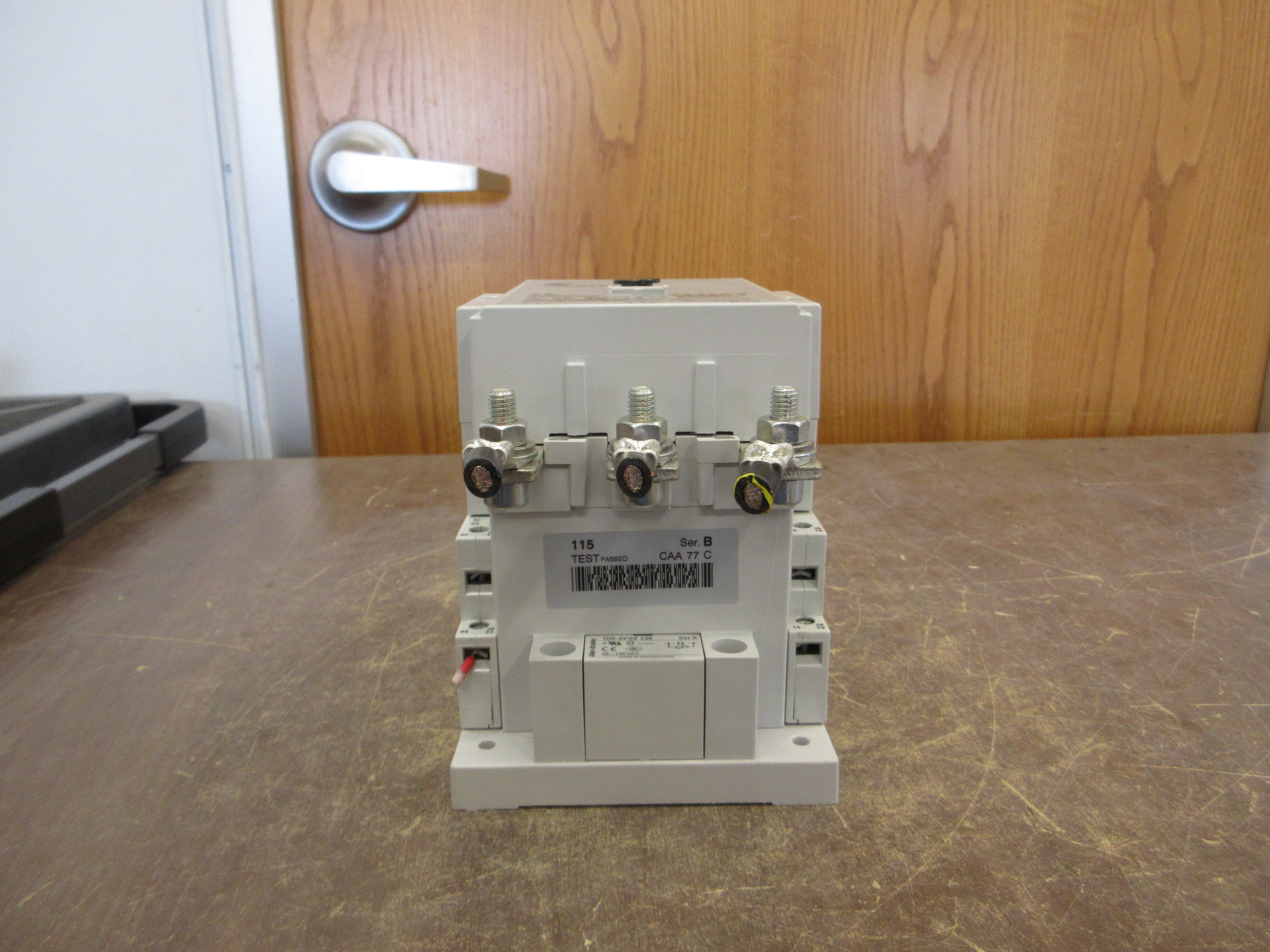 Allen-Bradley Contactor 100-D115 120V Coil 220A 600V Used