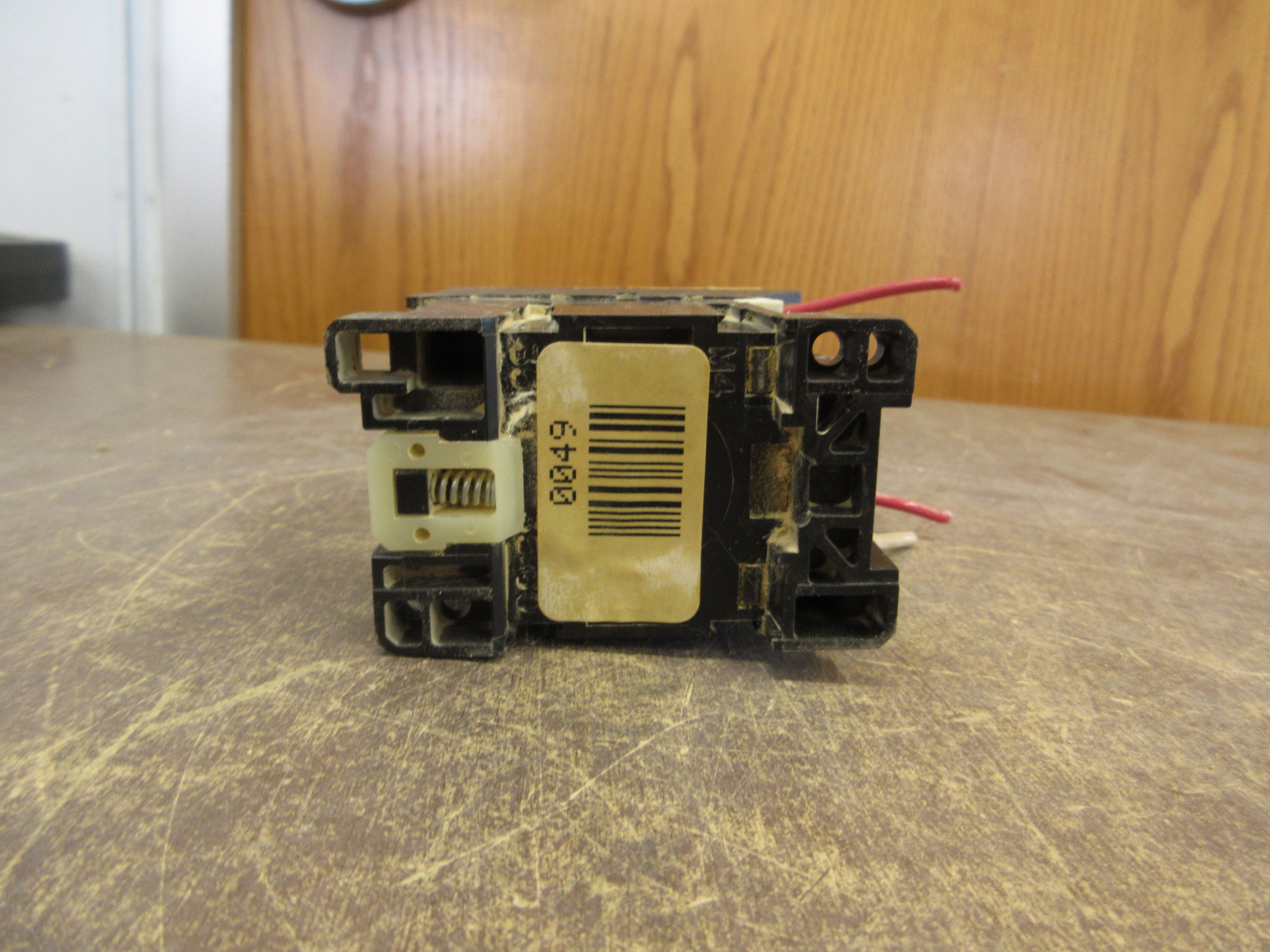 Allen-Bradley Contactor 100-A09ND3 Ser. B 120V Coil 9A 600V *Lot of 2* Used