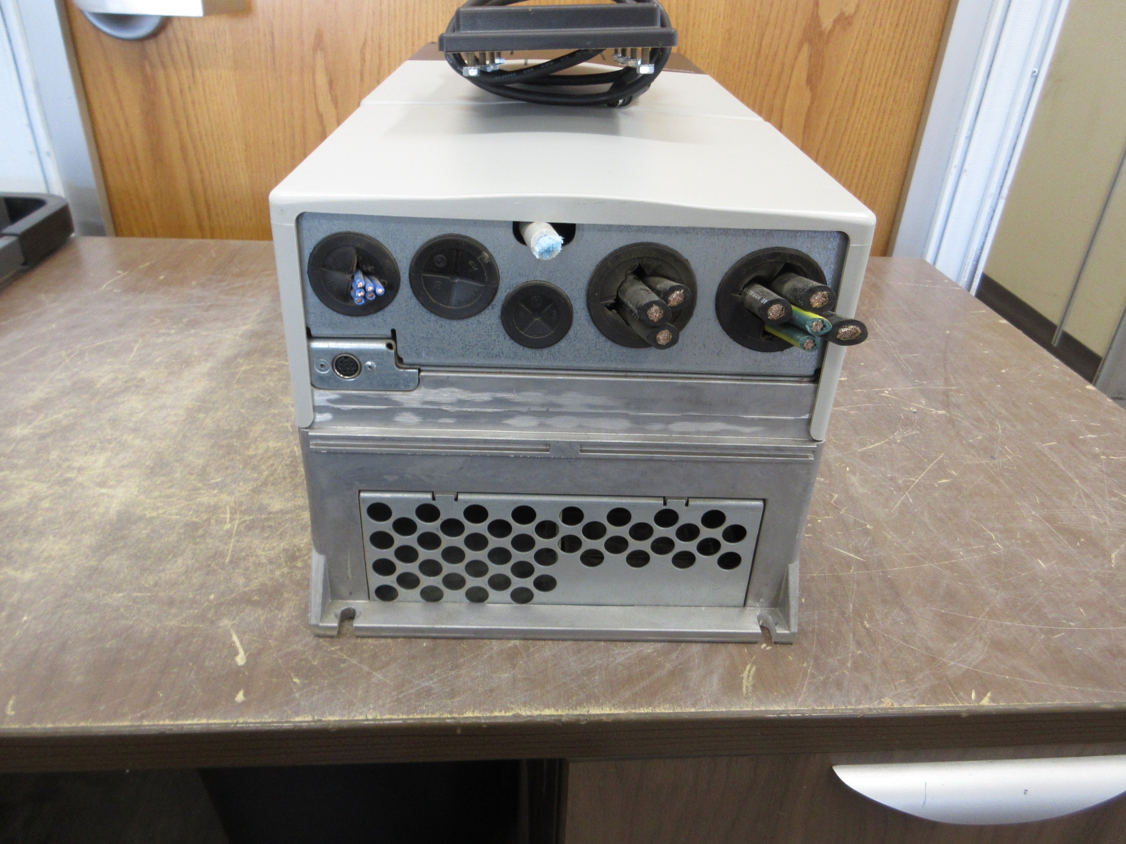 Allen-Bradley PowerFlex 700 AC Drive 20BD052A0AYNANC0 Ser. B 40HP 3Ph Used
