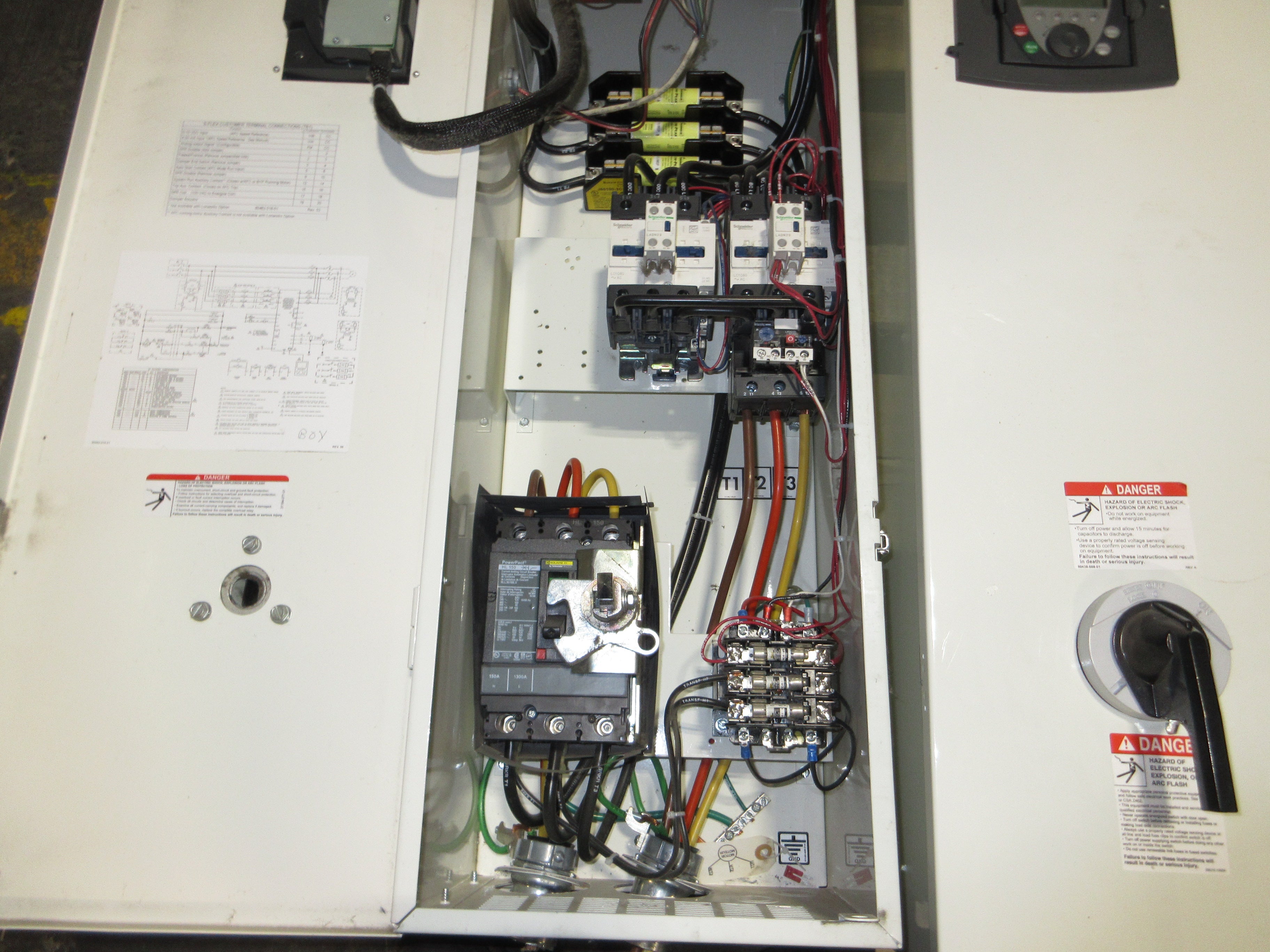 Square D ATV212 S-Flex AC Drive w/ Bypass ATV212HD37N4 Type: SFD212PG4Y Mod: D07