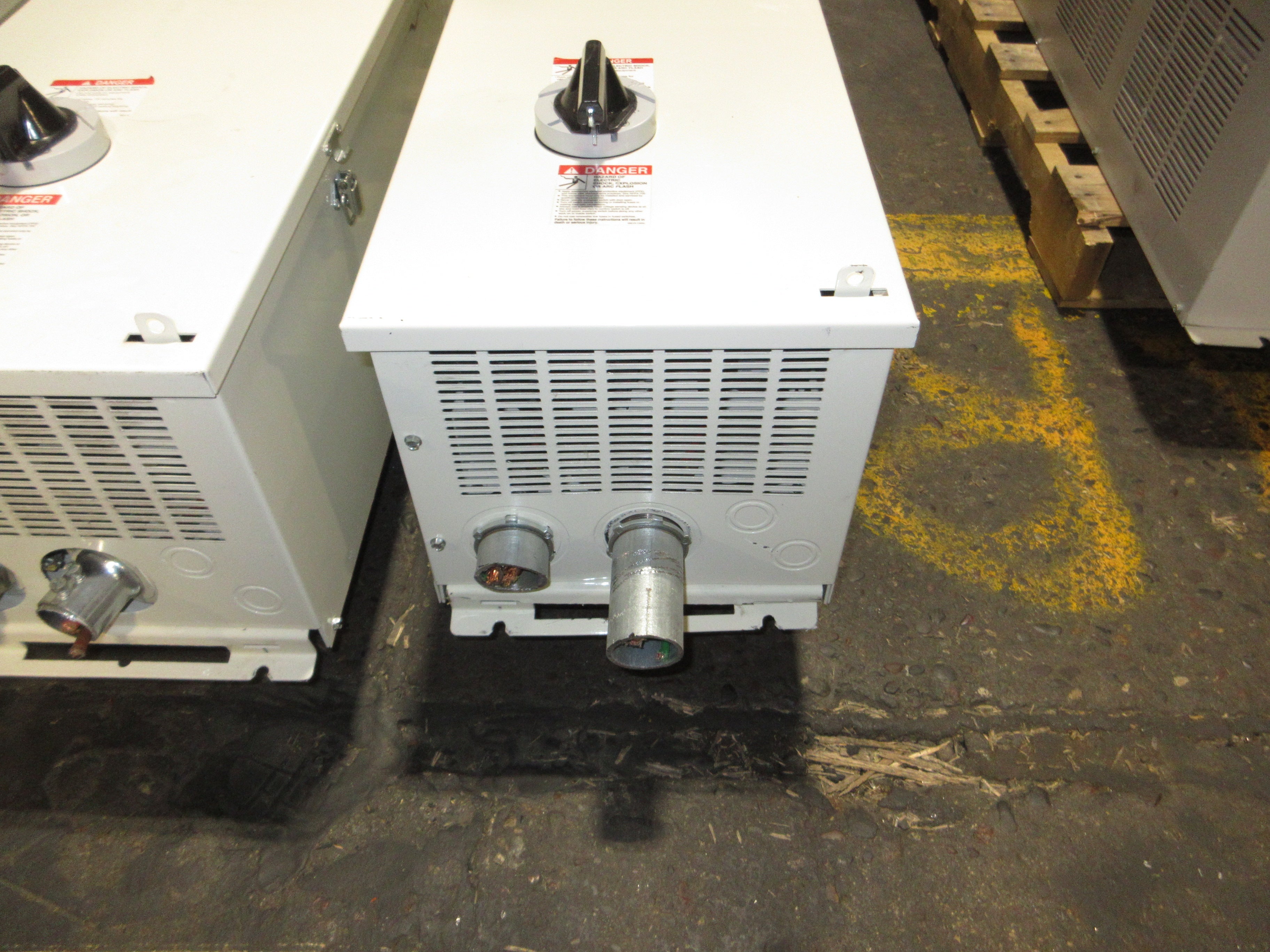 Square D ATV212 S-Flex AC Drive w/ Bypass ATV212HD22N4 Type: SFD212MG4Y Mod: D07