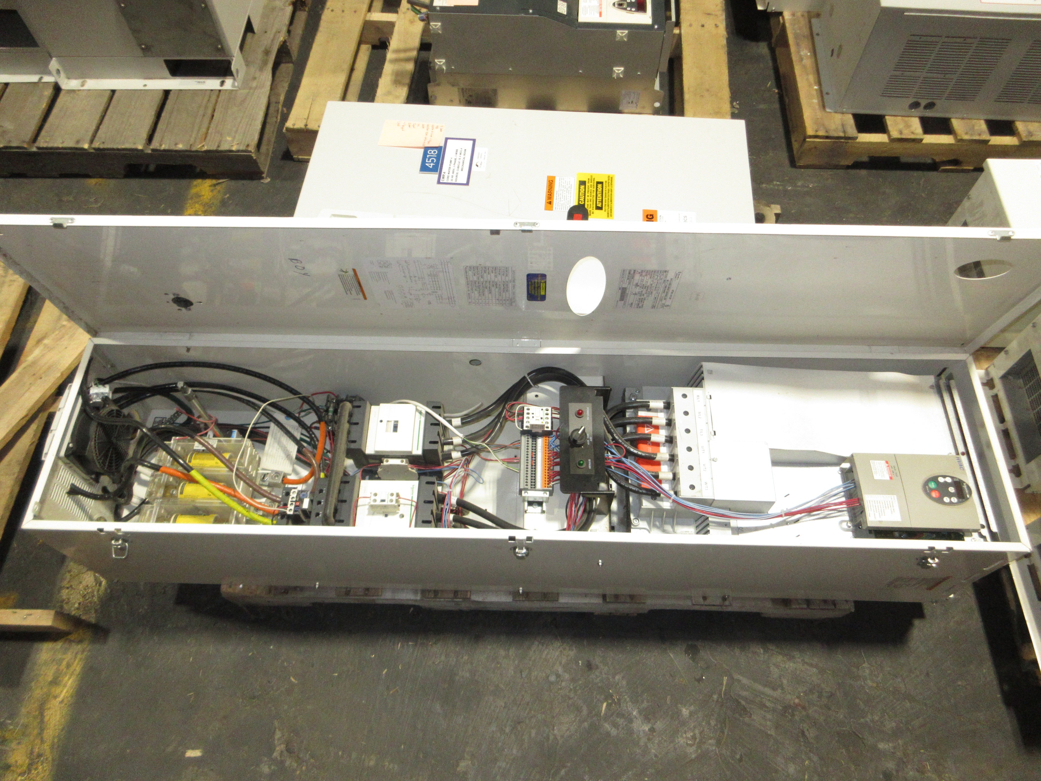 Square D ATV21 S-Flex AC Drive w/ Bypass ATV21HD55N4 Type: SFD21RG4Y Mod: N06