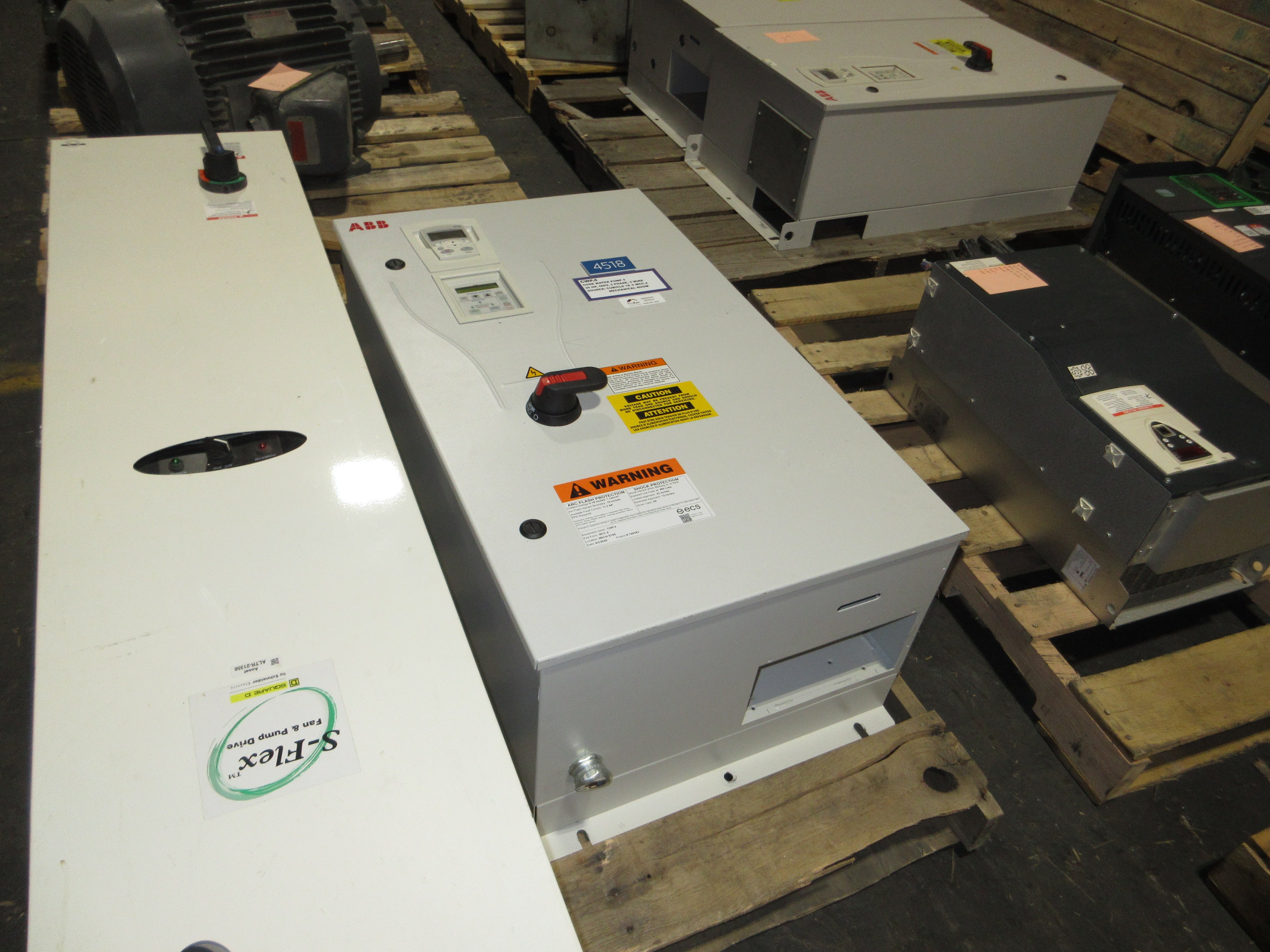 ABB ACH550 AC Drive w/ Bypass ACH550-BDR-045A-4+F267 30HP 3Ph w/ Keypad Used