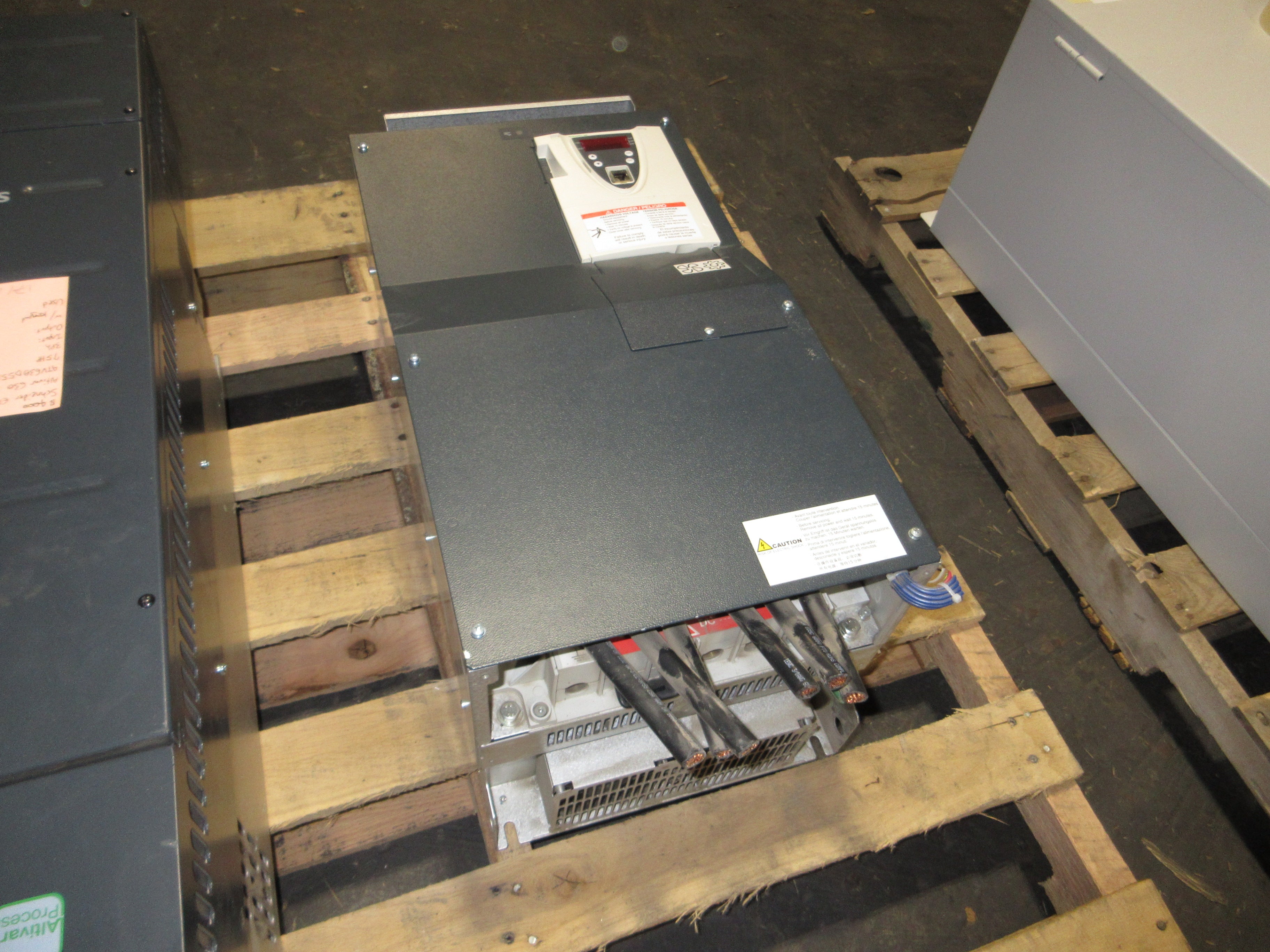 Schneider Electric Altivar 61 AC Drive ATV61HD75N4 100HP 3Ph Used