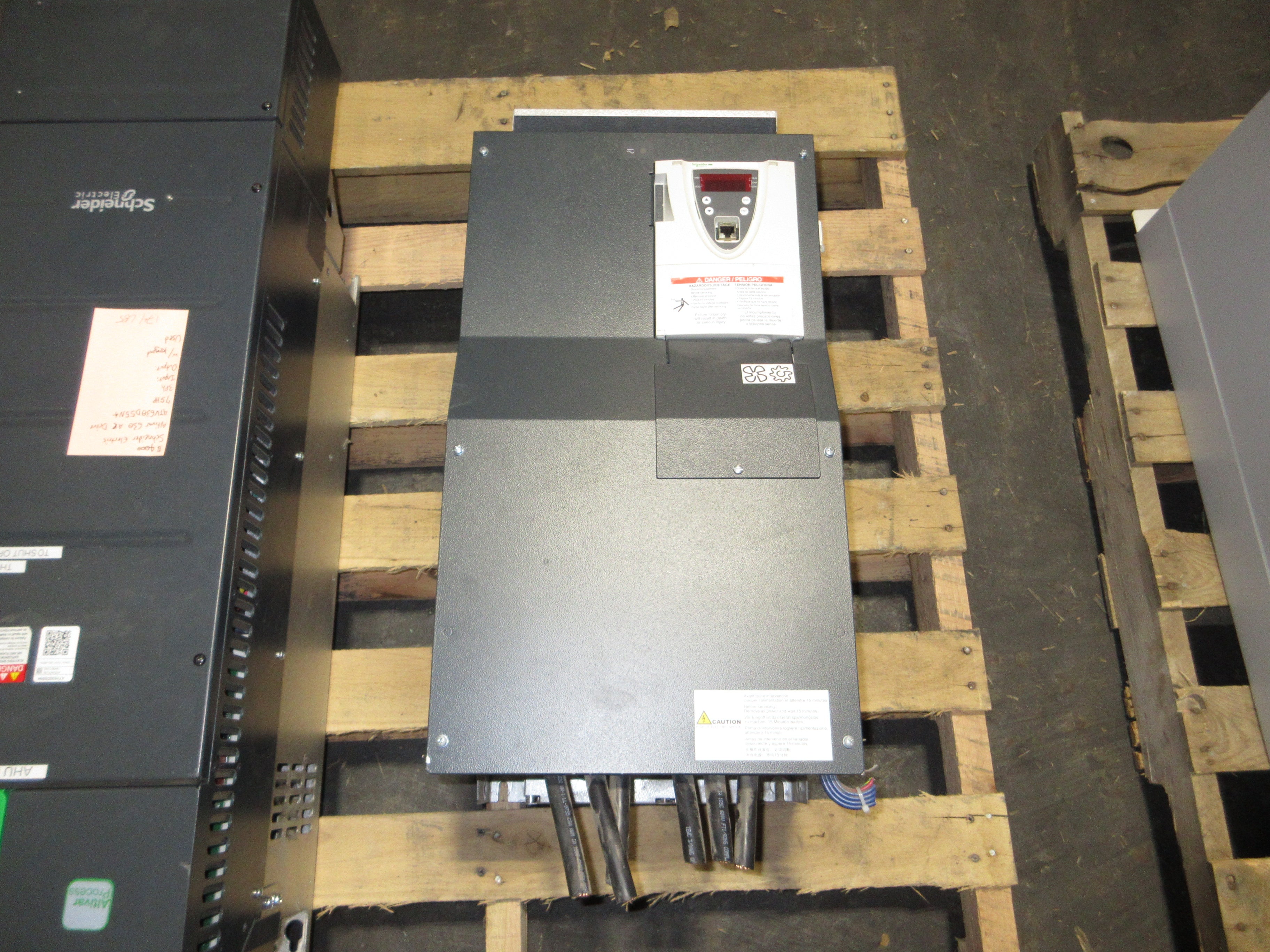 Schneider Electric Altivar 61 AC Drive ATV61HD75N4 100HP 3Ph Used