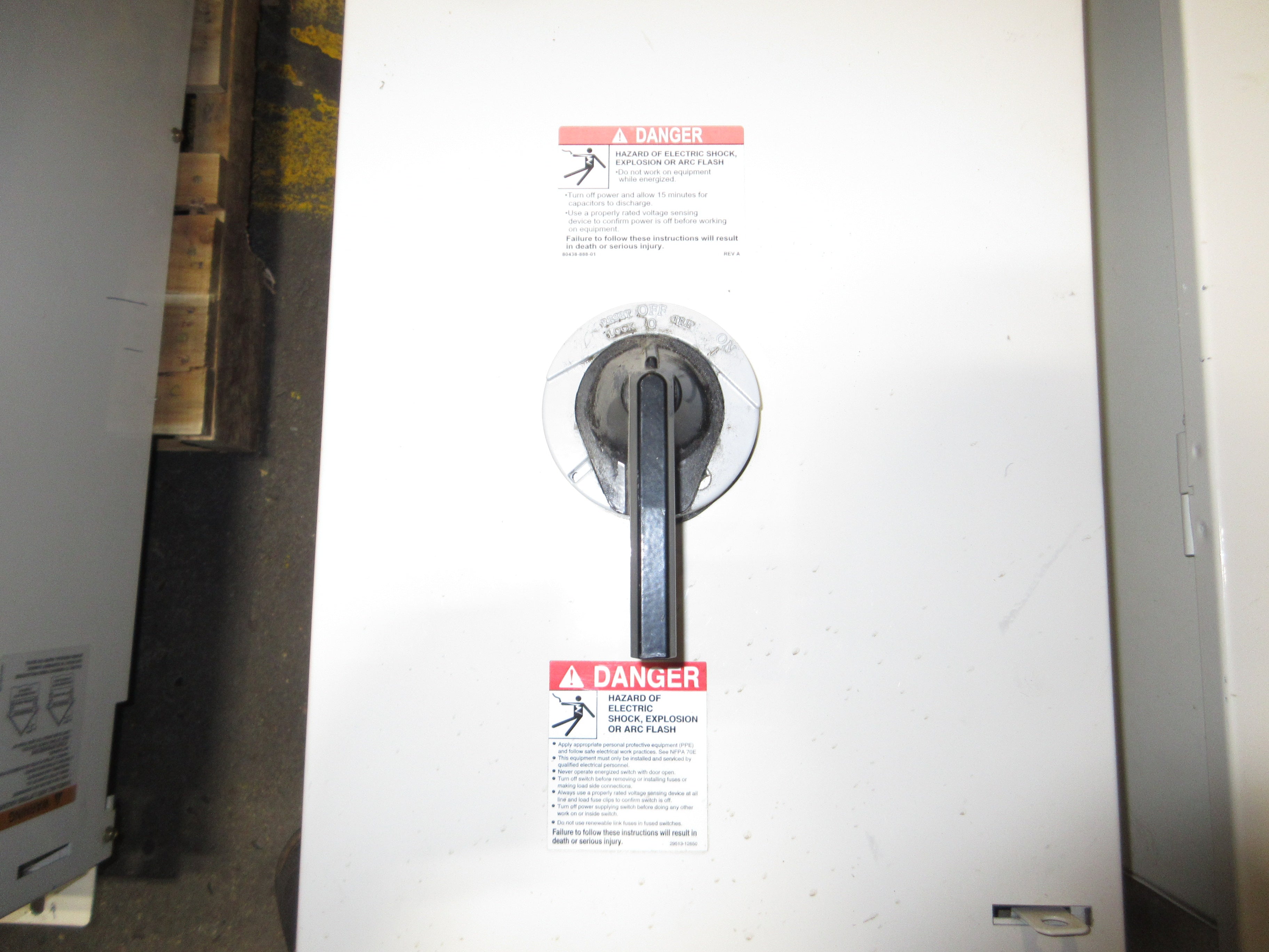 Square D ATV21 S-Flex AC Drive w/ Bypass ATV21HD37N4 Type: SFD21PG4Y 50HP Used