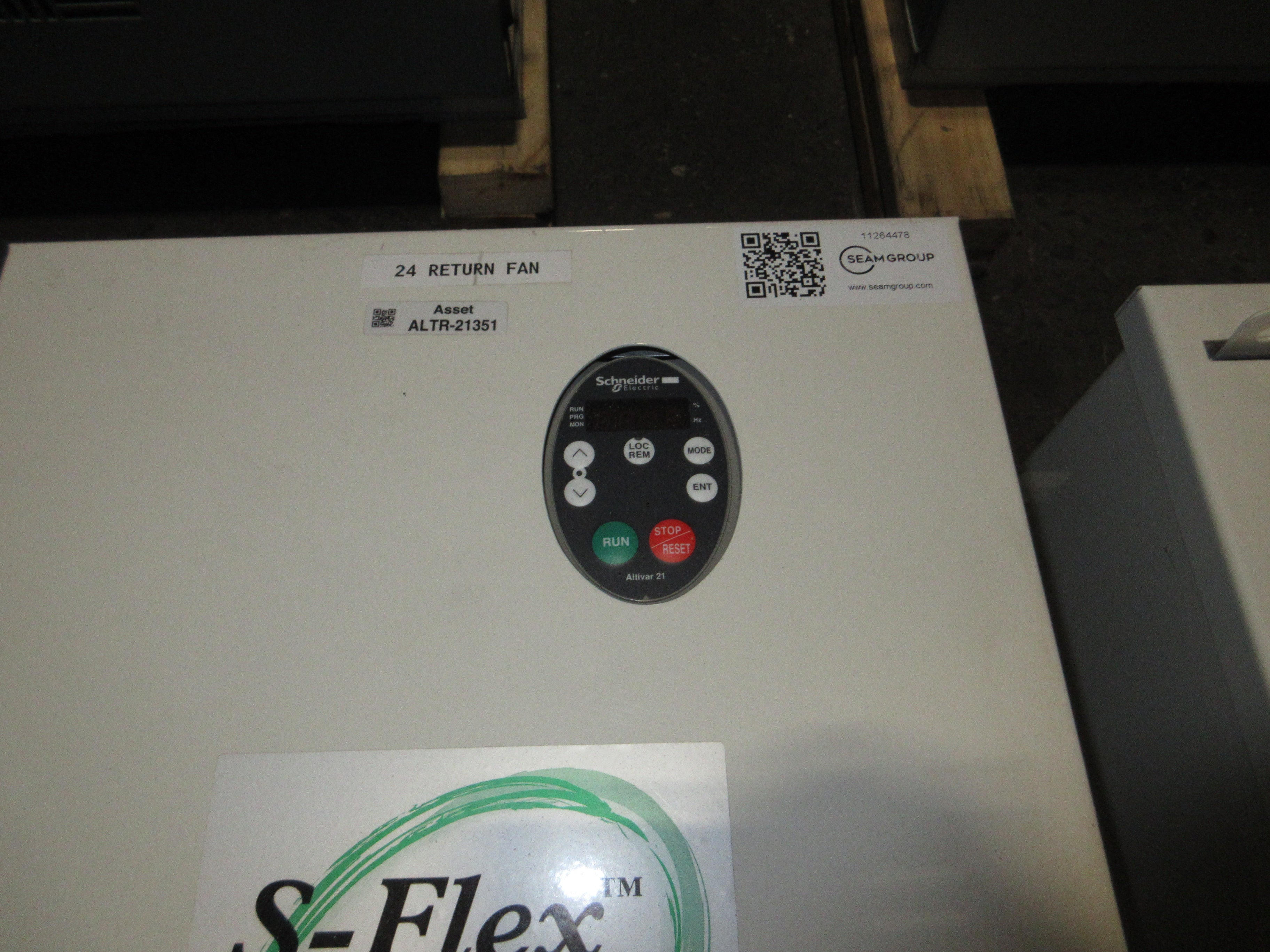 Square D ATV21 S-Flex AC Drive w/ Bypass ATV21HD30N4 Type: SFD21NG4Y Mod: N06