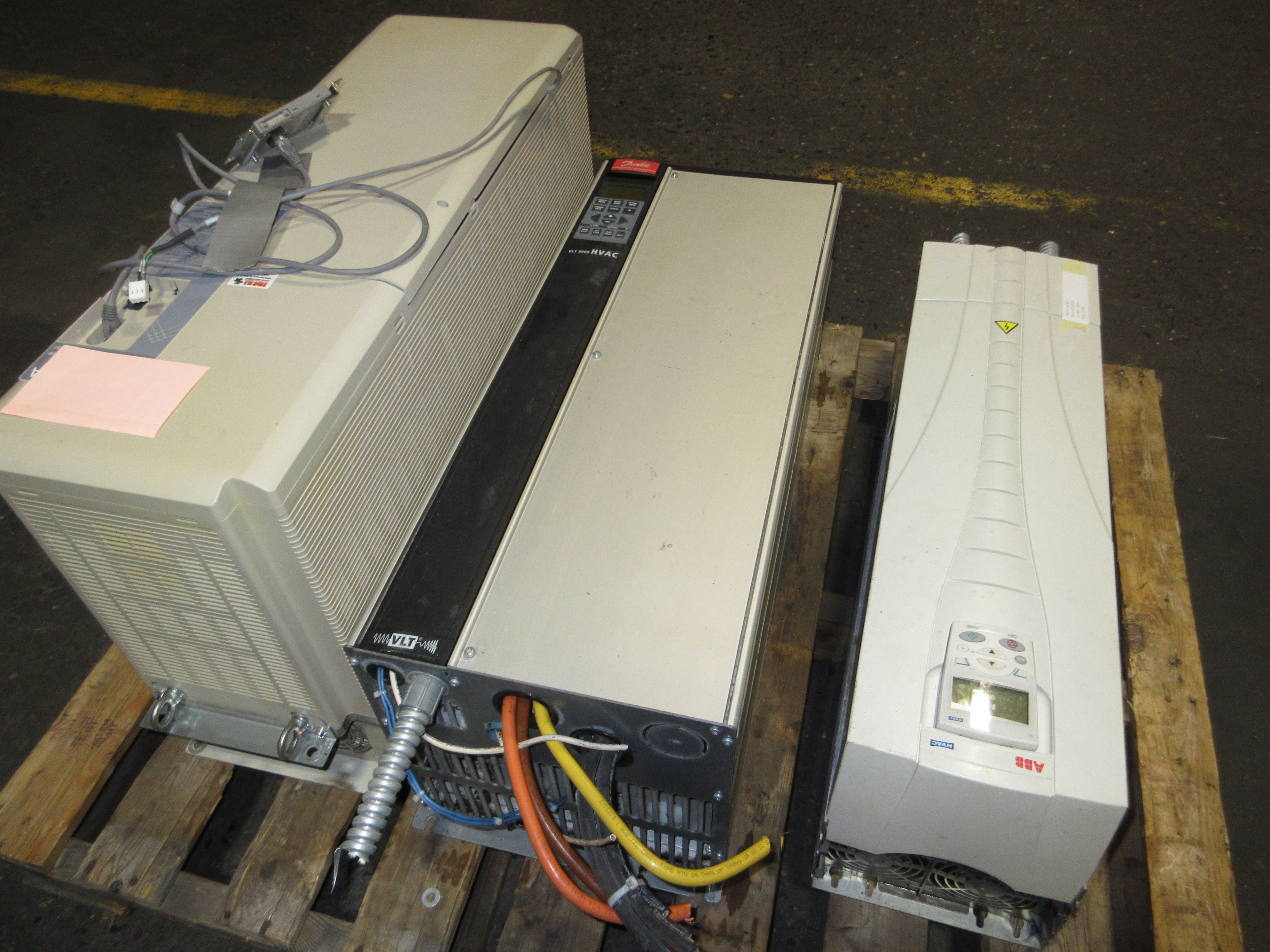 Danfoss VLT 6000 AC Drive 175Z3437 75HP 3Ph w/ Keypad Used