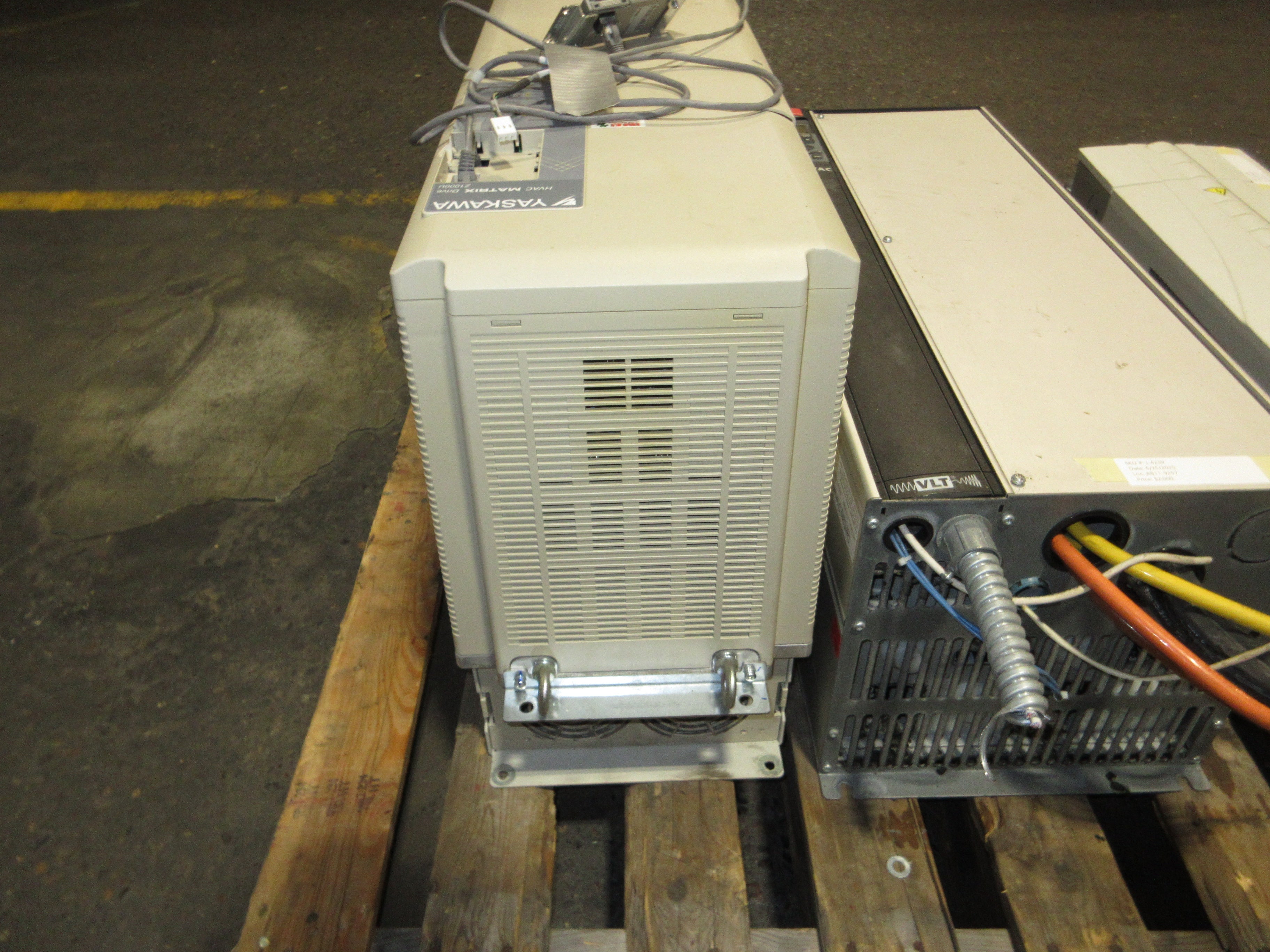 Yaskawa Z1000U Matrix AC Drive CIMR-ZU4E0096AUA Rev. A 75HP 3Ph w/ Keypad Used