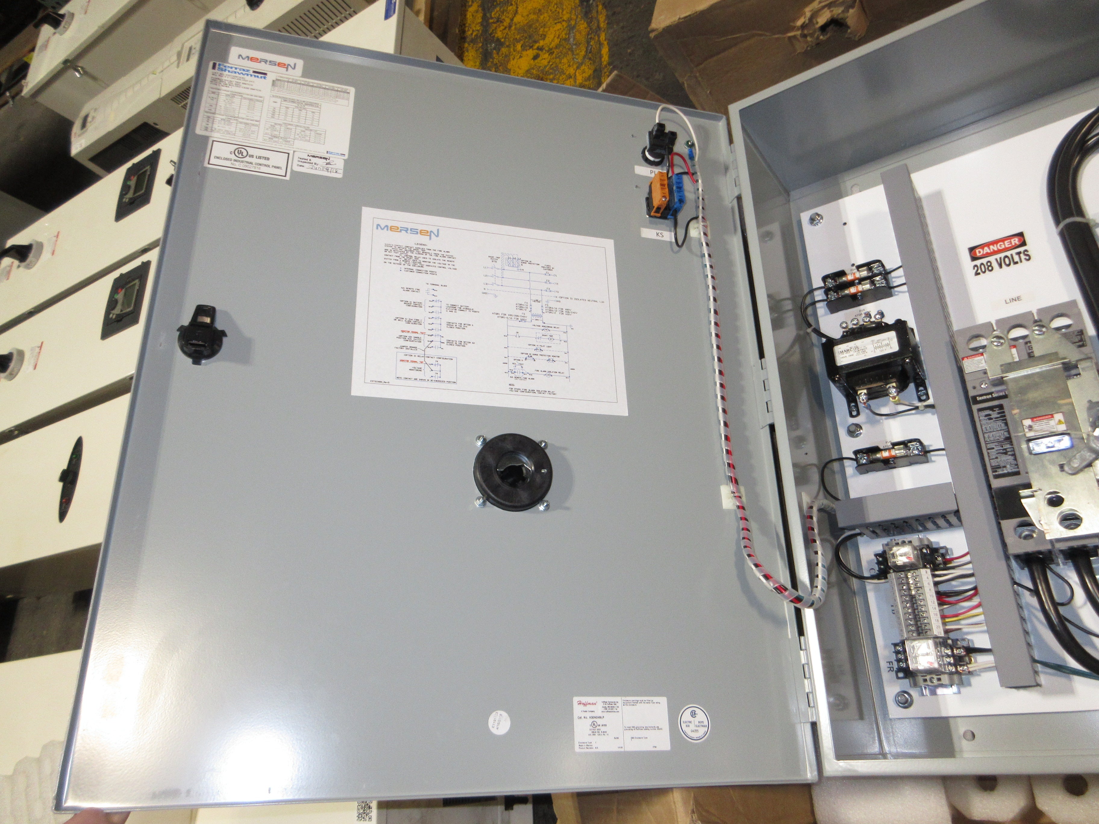 Mersen Fusible Shunt Trip Switch ES2T20R1KRC 200A 208V Nemal Enclosure