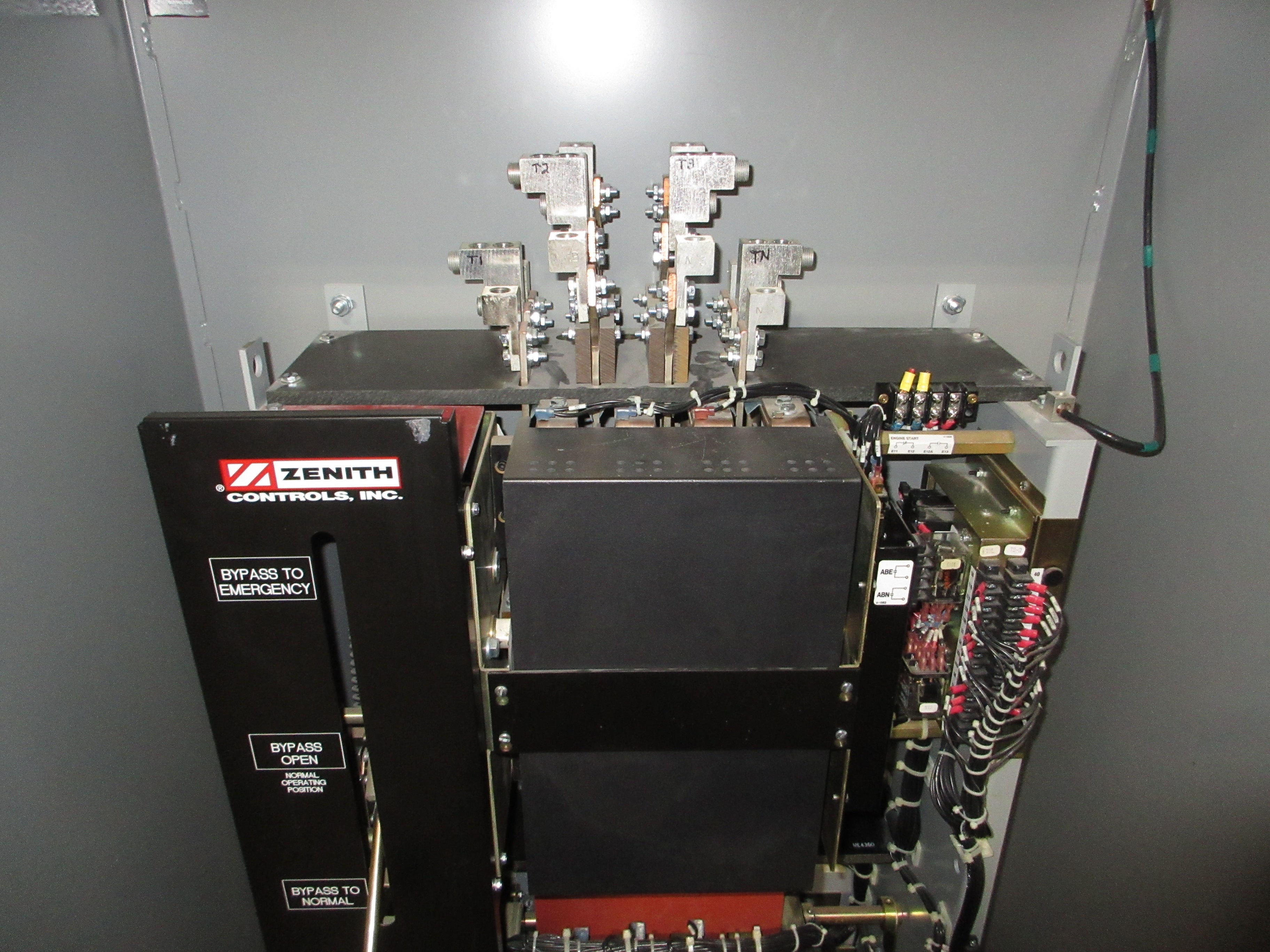 Zenith Automatic Transfer Switch w/ Bypass ZBTSL15FC-7 150A 277/480V 3Ph Used