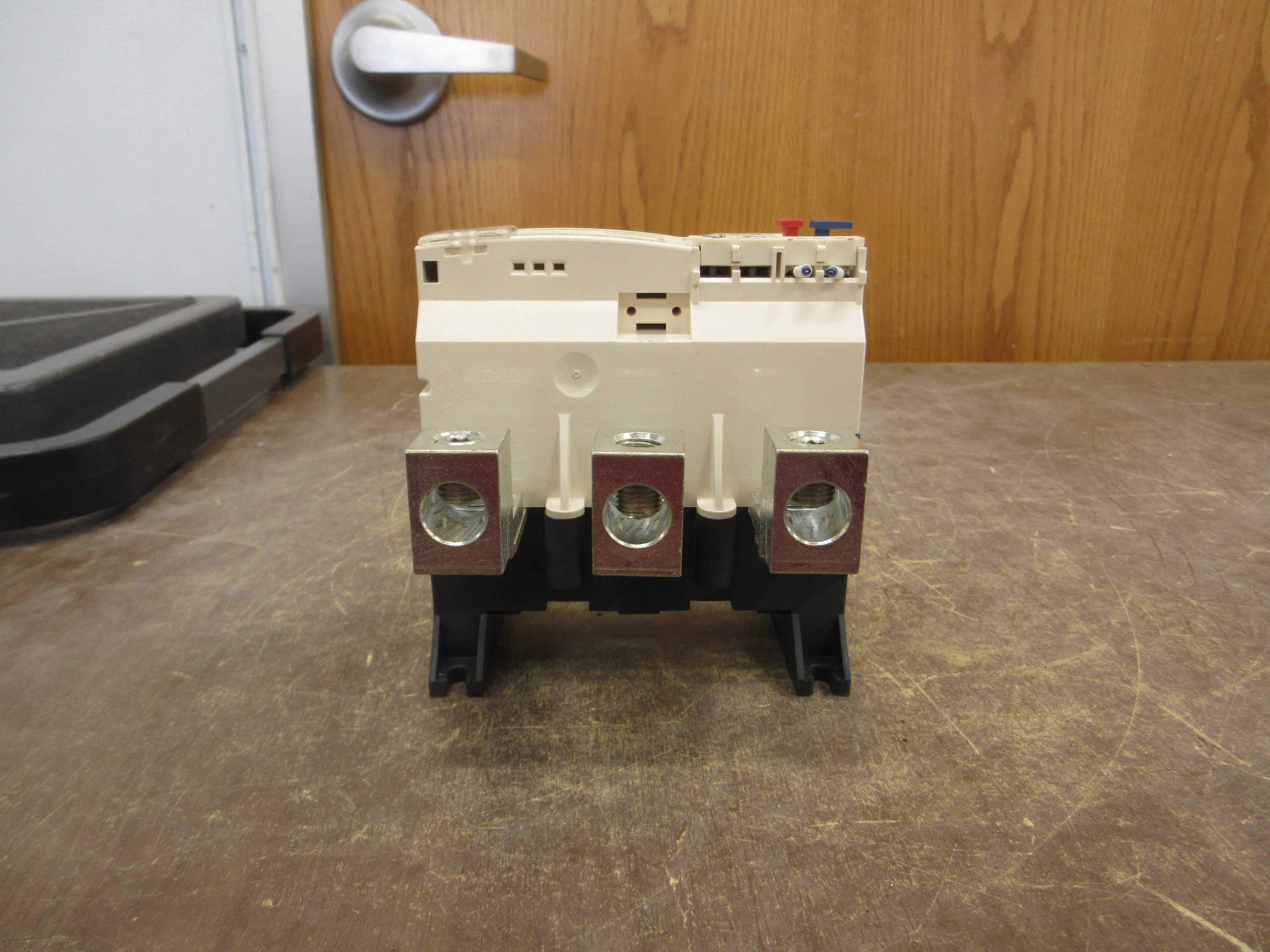 Schneider Electric Solid State Overload LR9F5567 Trip: 60-100A Used