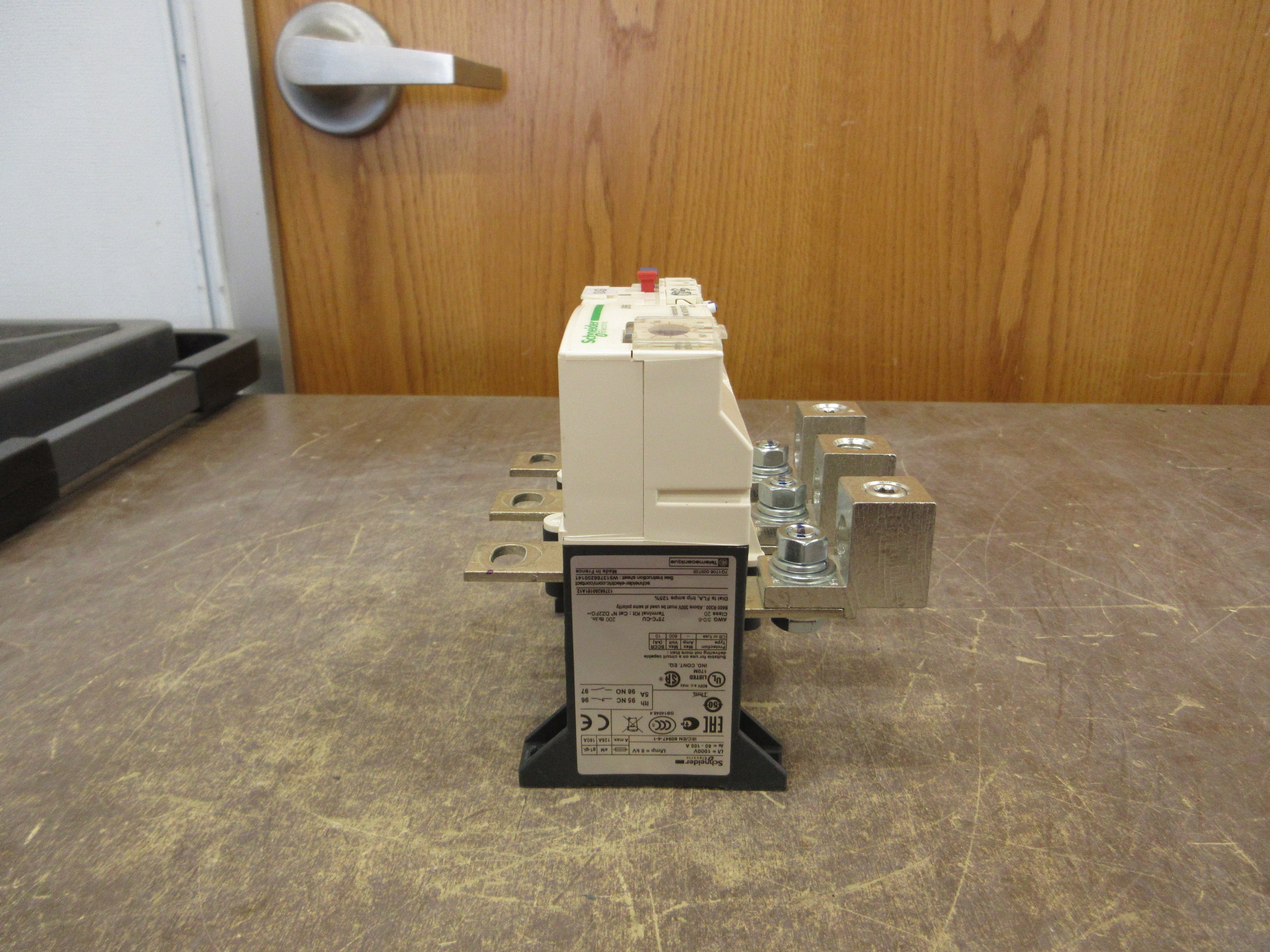 Schneider Electric Solid State Overload LR9F5567 Trip: 60-100A Used