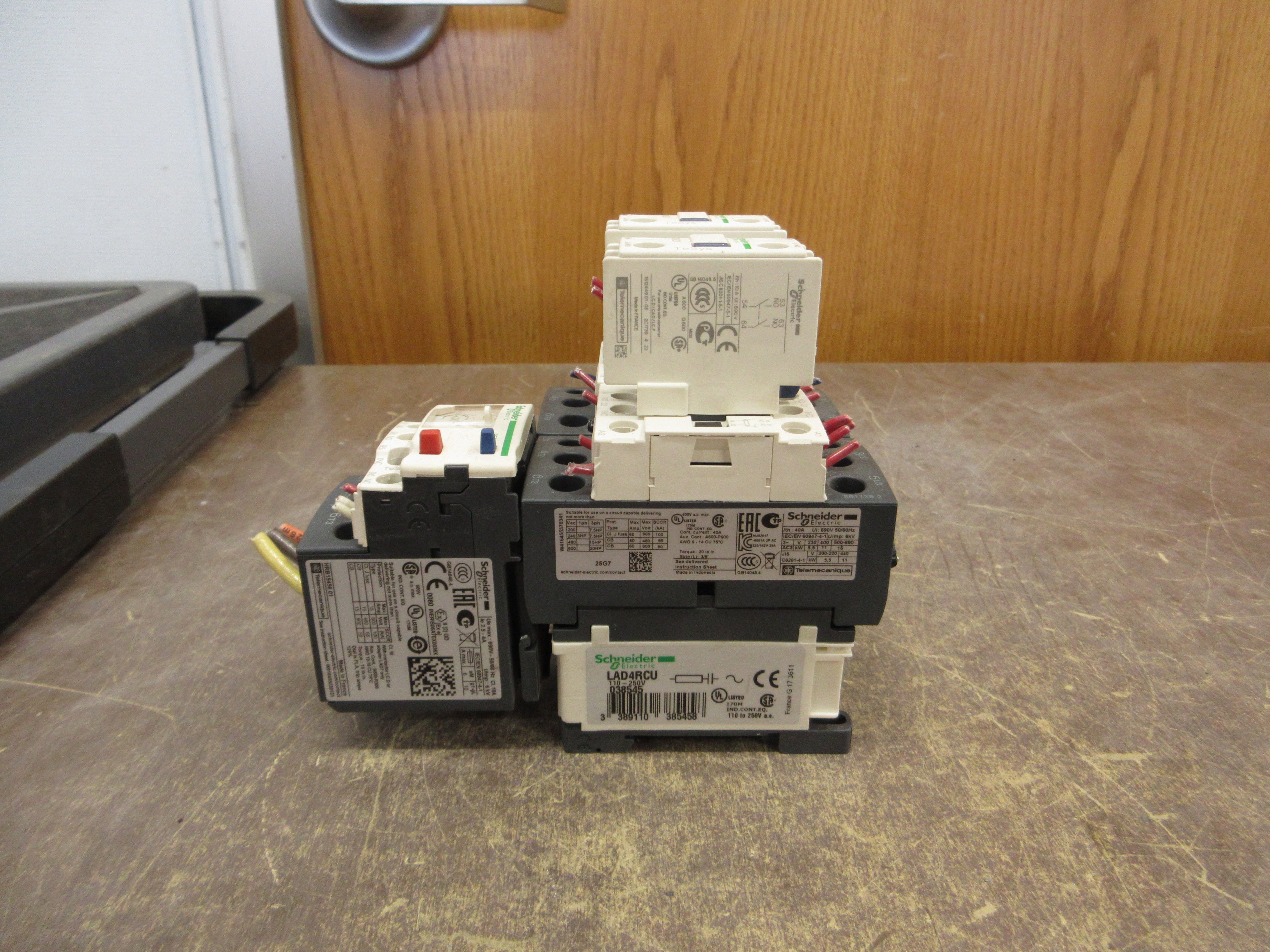 Schneider Electric Reversing Starter LC1 D25 / LRD 08 120V Coil Trip: 2.5-4A