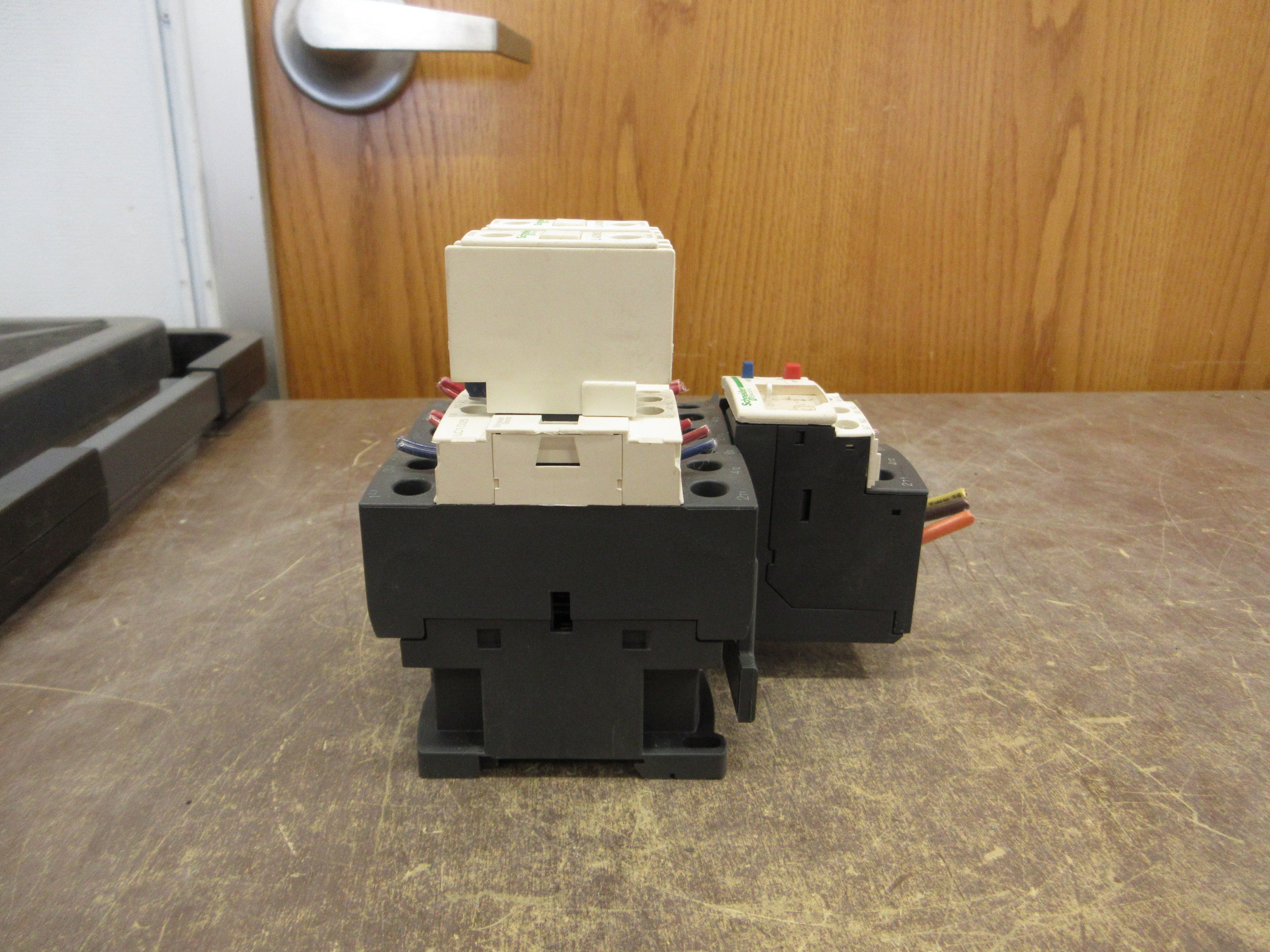 Schneider Electric Reversing Starter LC1 D25 / LRD 08 120V Coil Trip: 2.5-4A