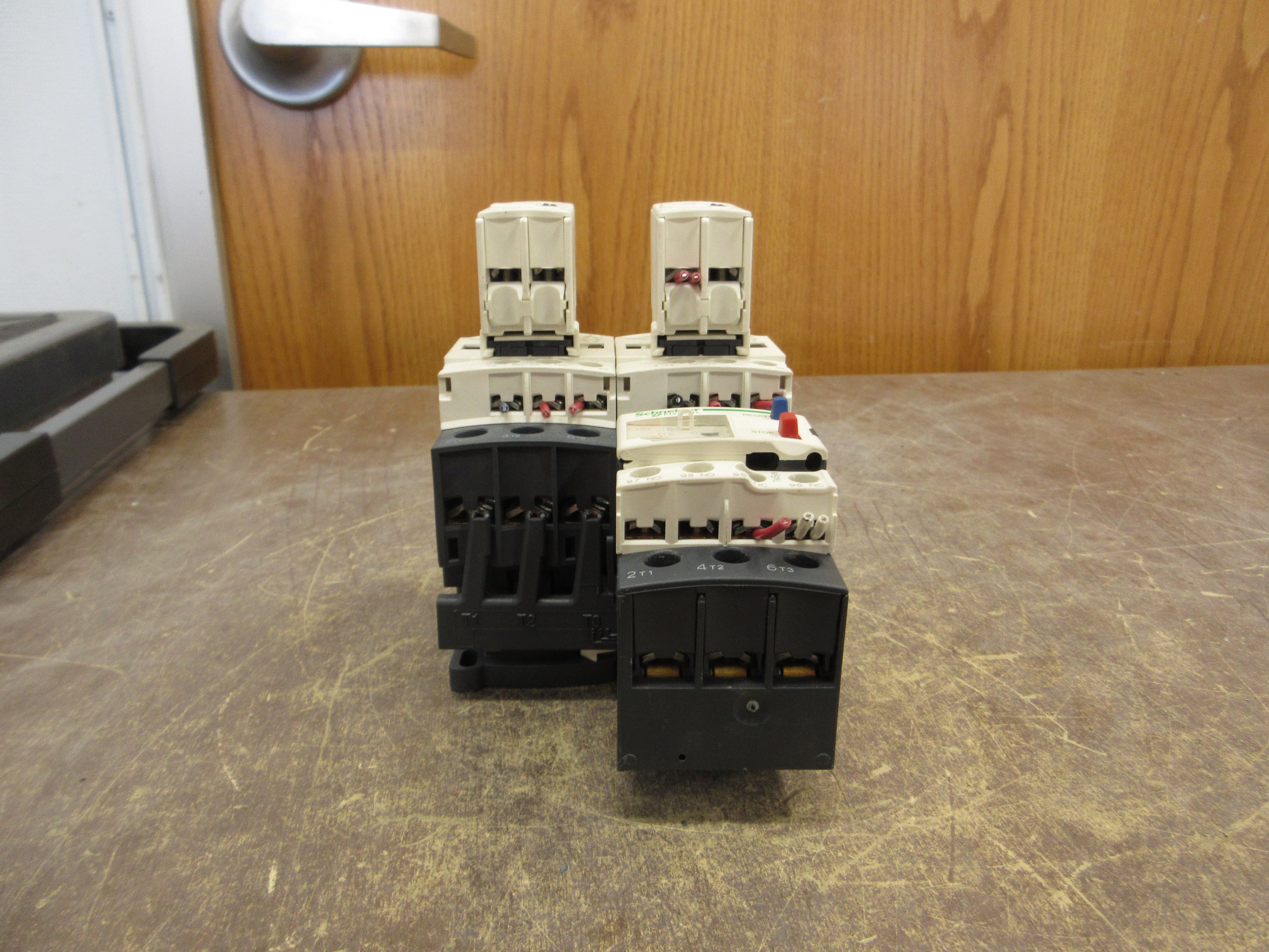 Schneider Electric Reversing Starter LC1D25 / LRD 16 120V Coil Trip: 9-13A Used