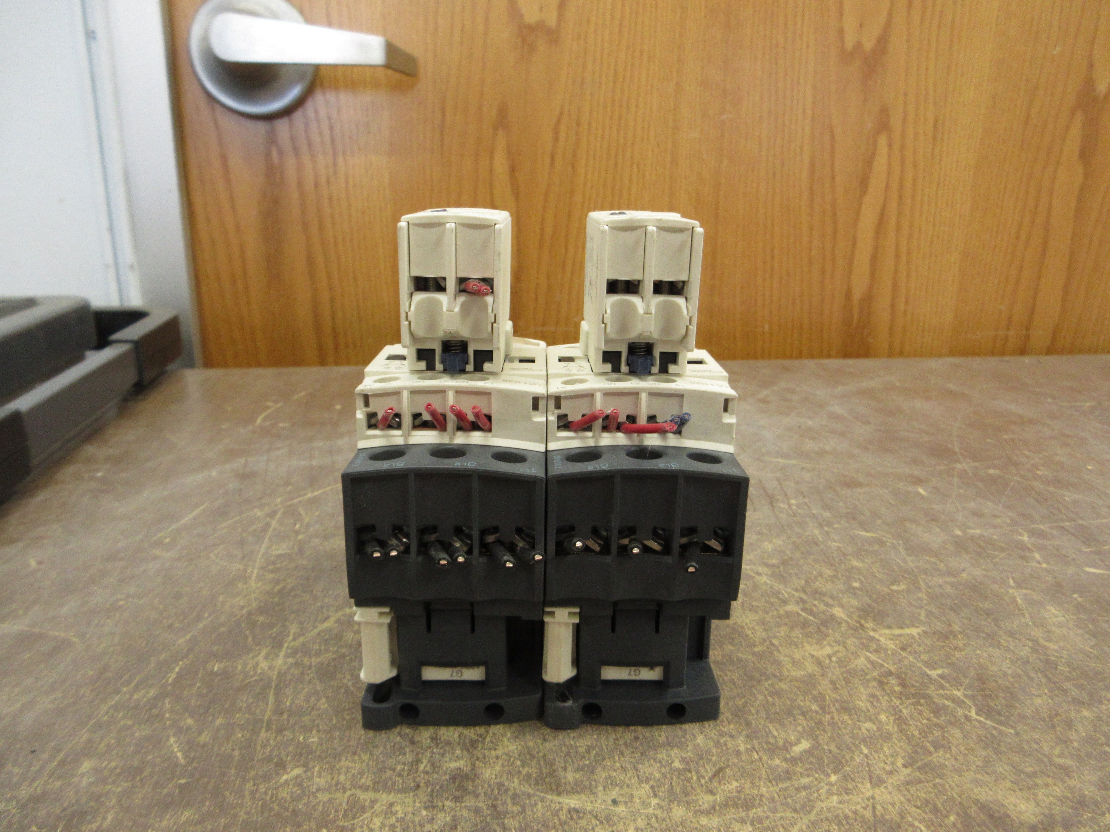 Schneider Electric Reversing Starter LC1D25 / LRD 16 120V Coil Trip: 9-13A Used