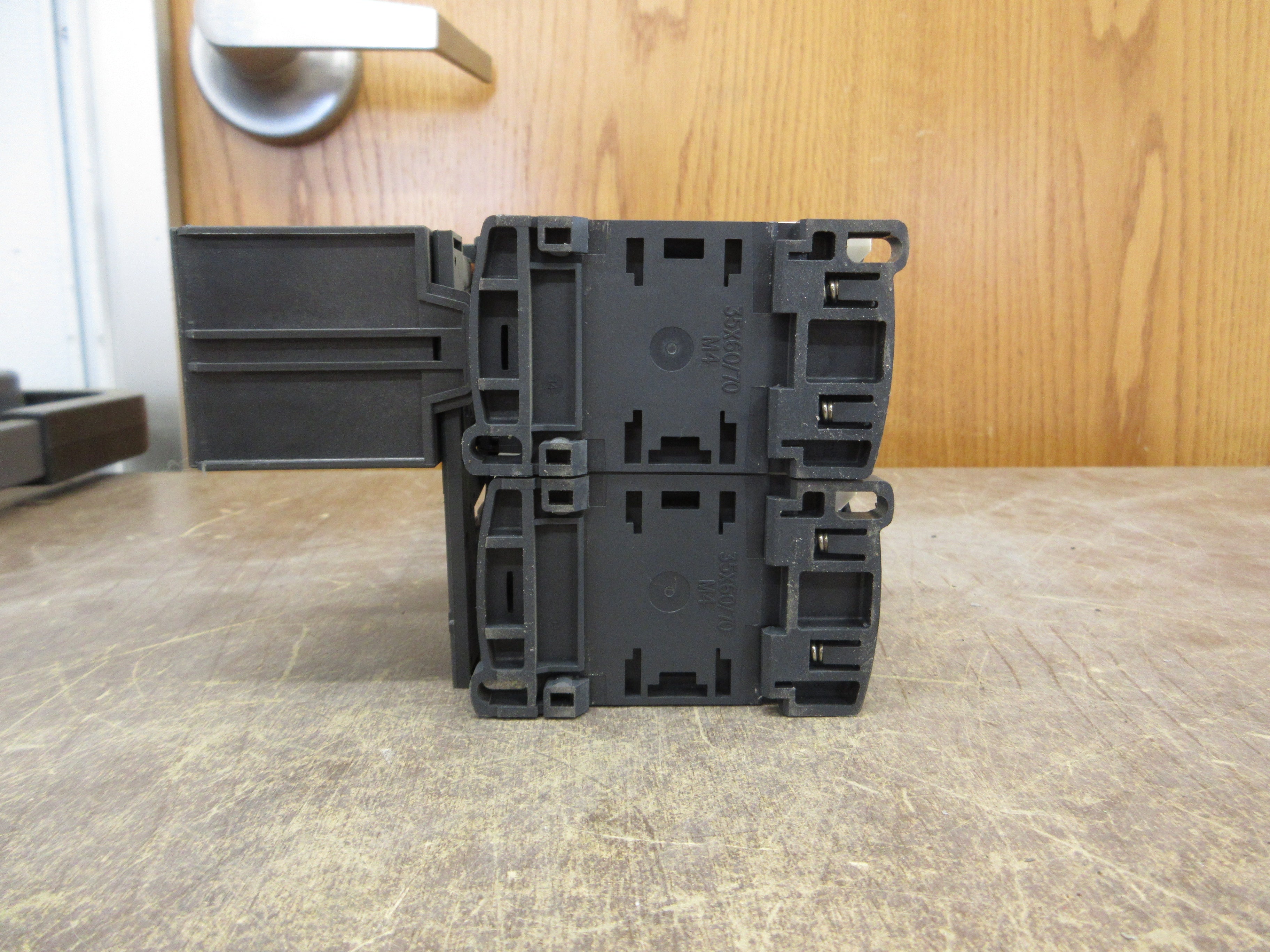 Schneider Electric Reversing Starter LC1D25 / LRD 16 120V Coil Trip: 9-13A Used
