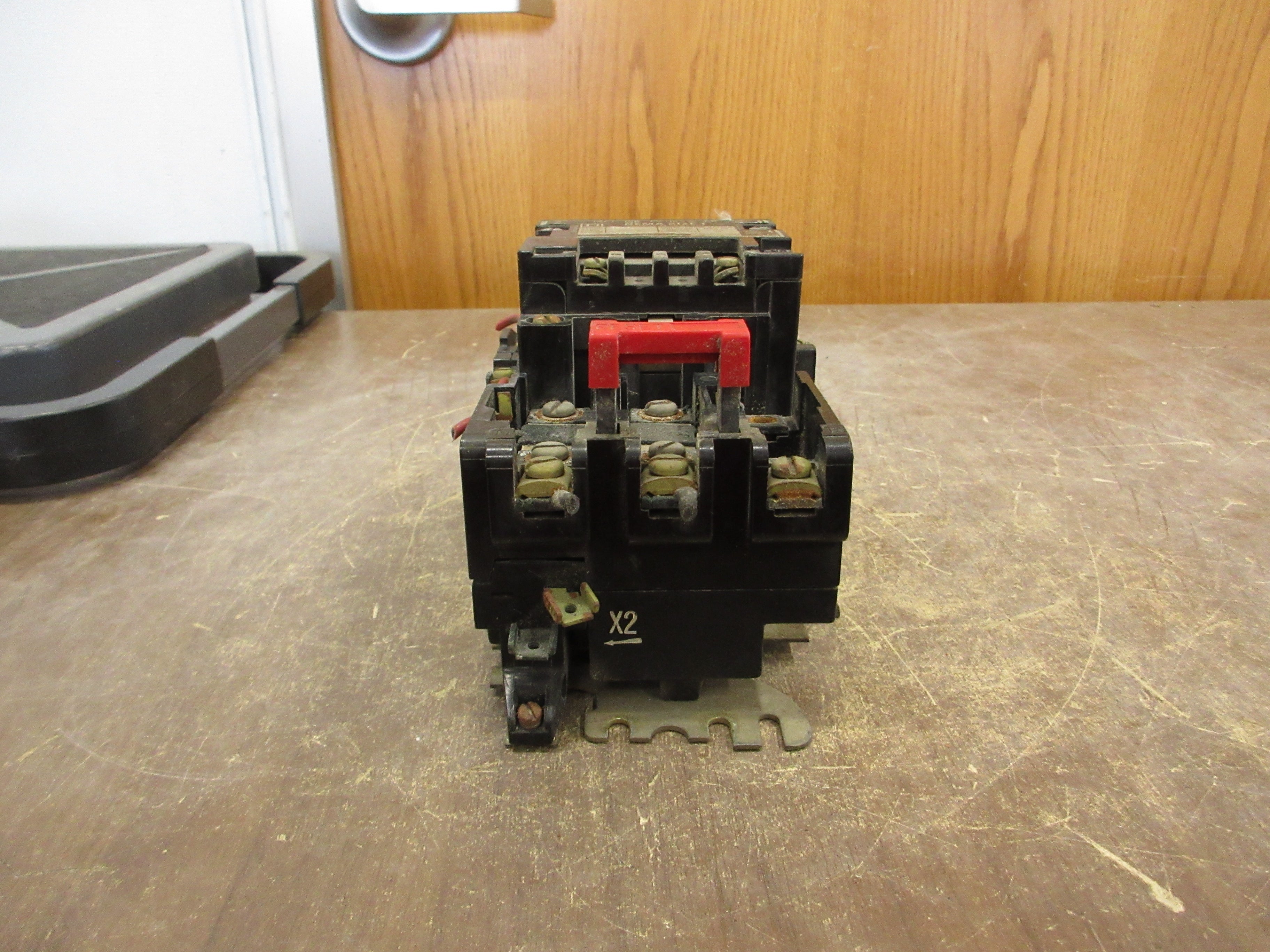 Square D Size 1 Starter 8536 SC0 3 120V Coil (2) Aux Contacts Used