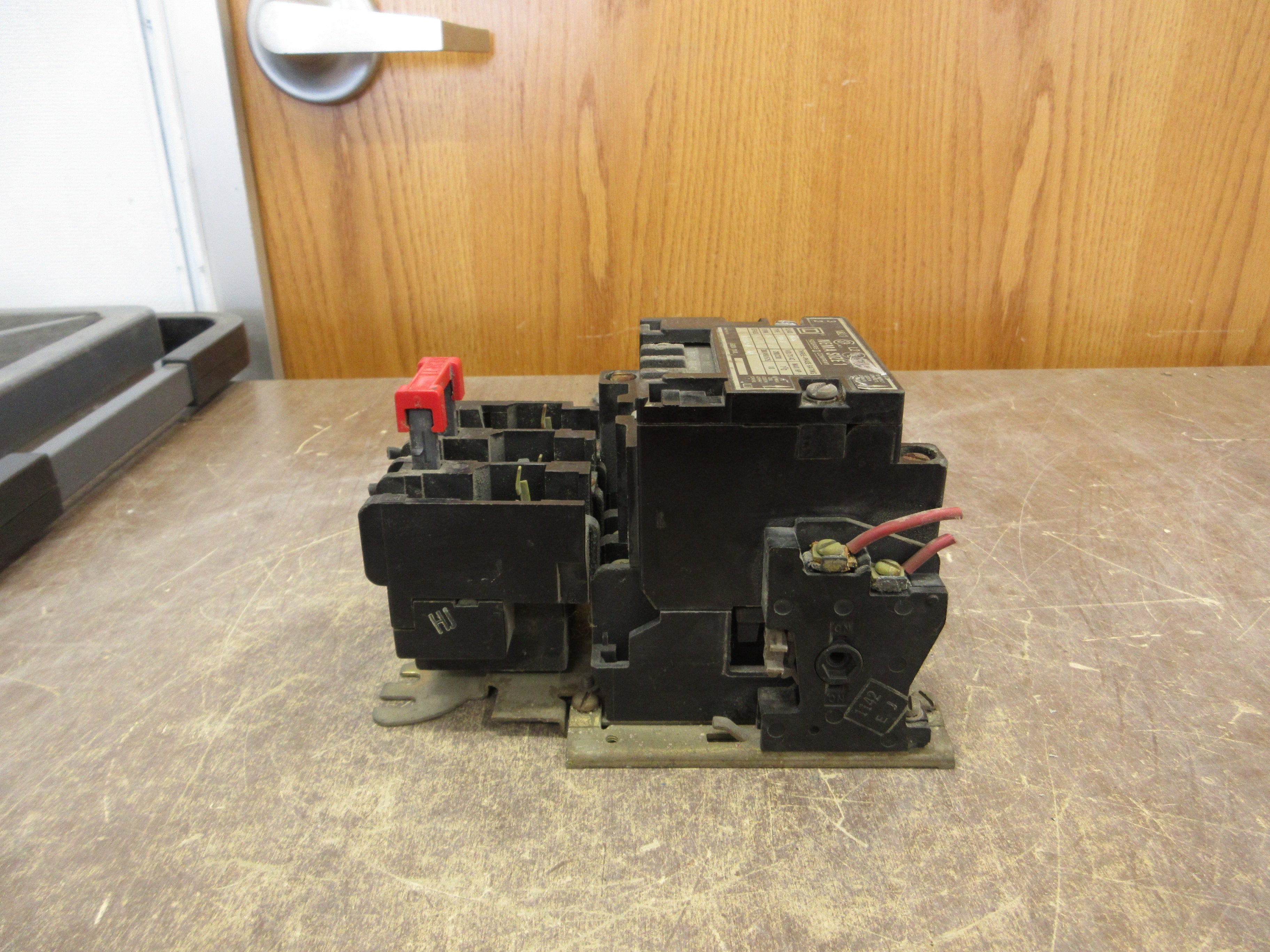 Square D Size 1 Starter 8536 SC0 3 120V Coil (2) Aux Contacts Used