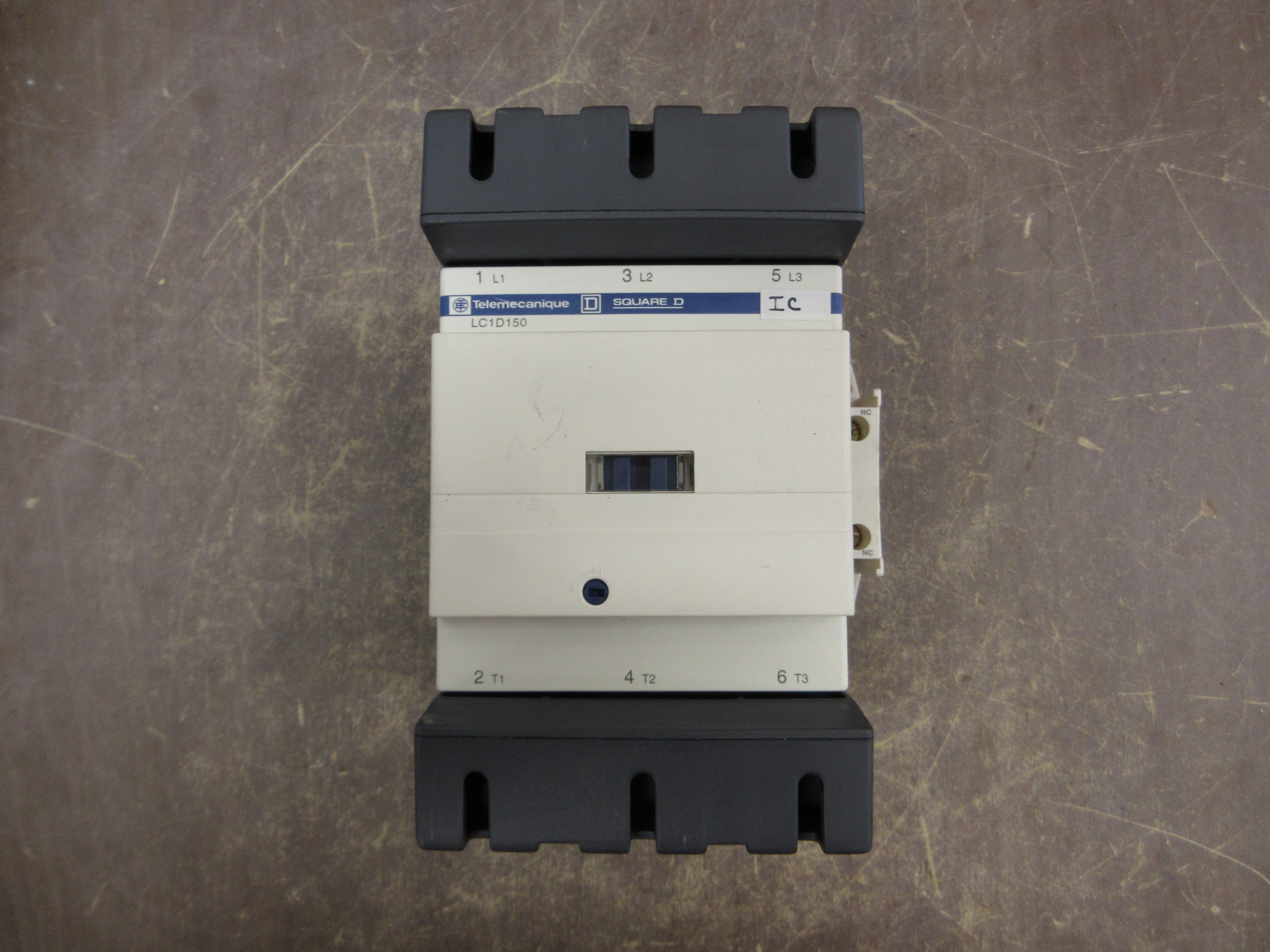 Telemecanique Contactor LC1D150 120V Coil 160A 600V (1) Aux Contact w/ Cover