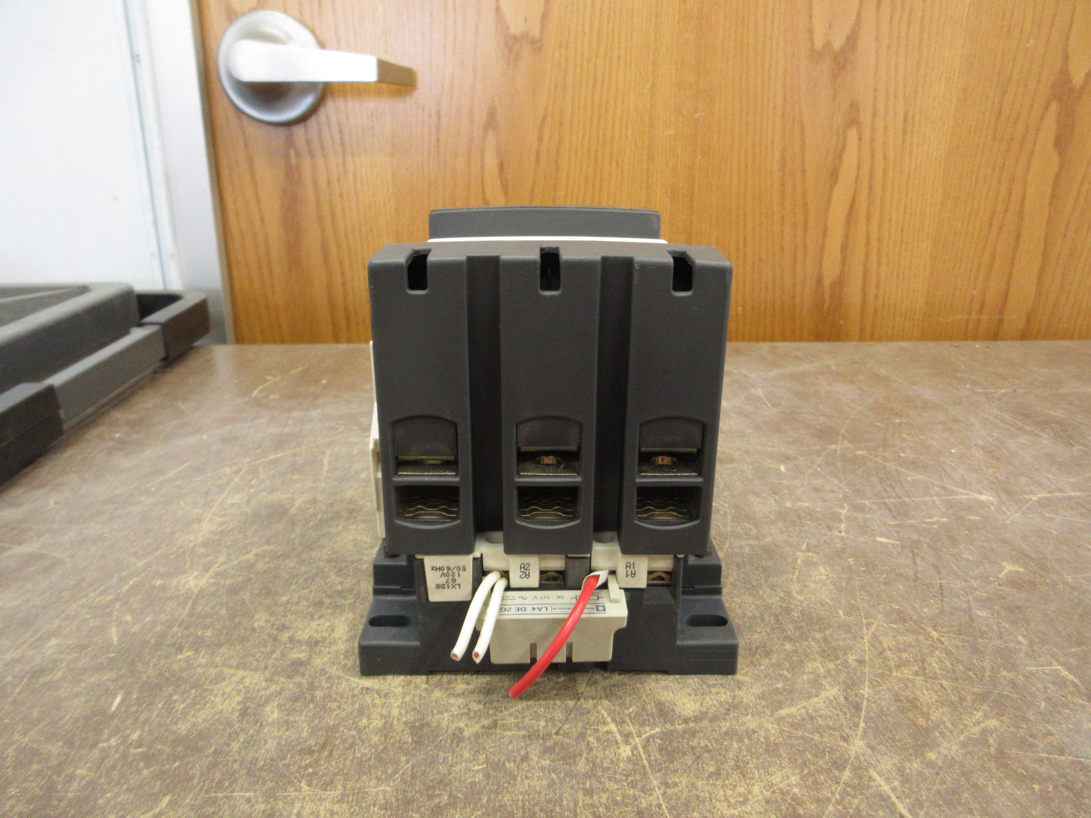 Telemecanique Contactor LC1D150 120V Coil 160A 600V (1) Aux Contact w/ Cover