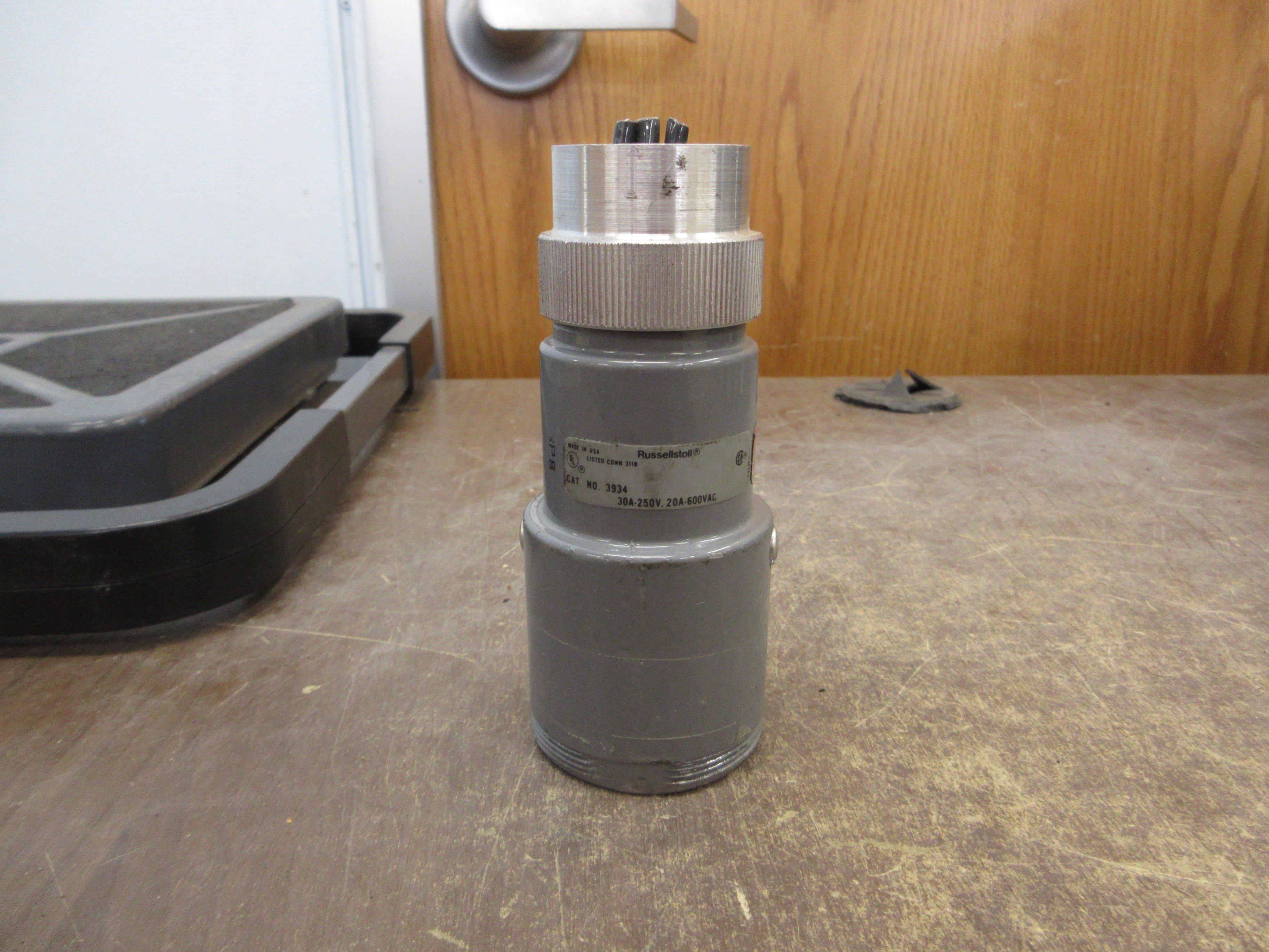 Russellstoll Connector w/ Conduit End 3934/FSA21 20A@600V 30A@250V 3P 4W Used