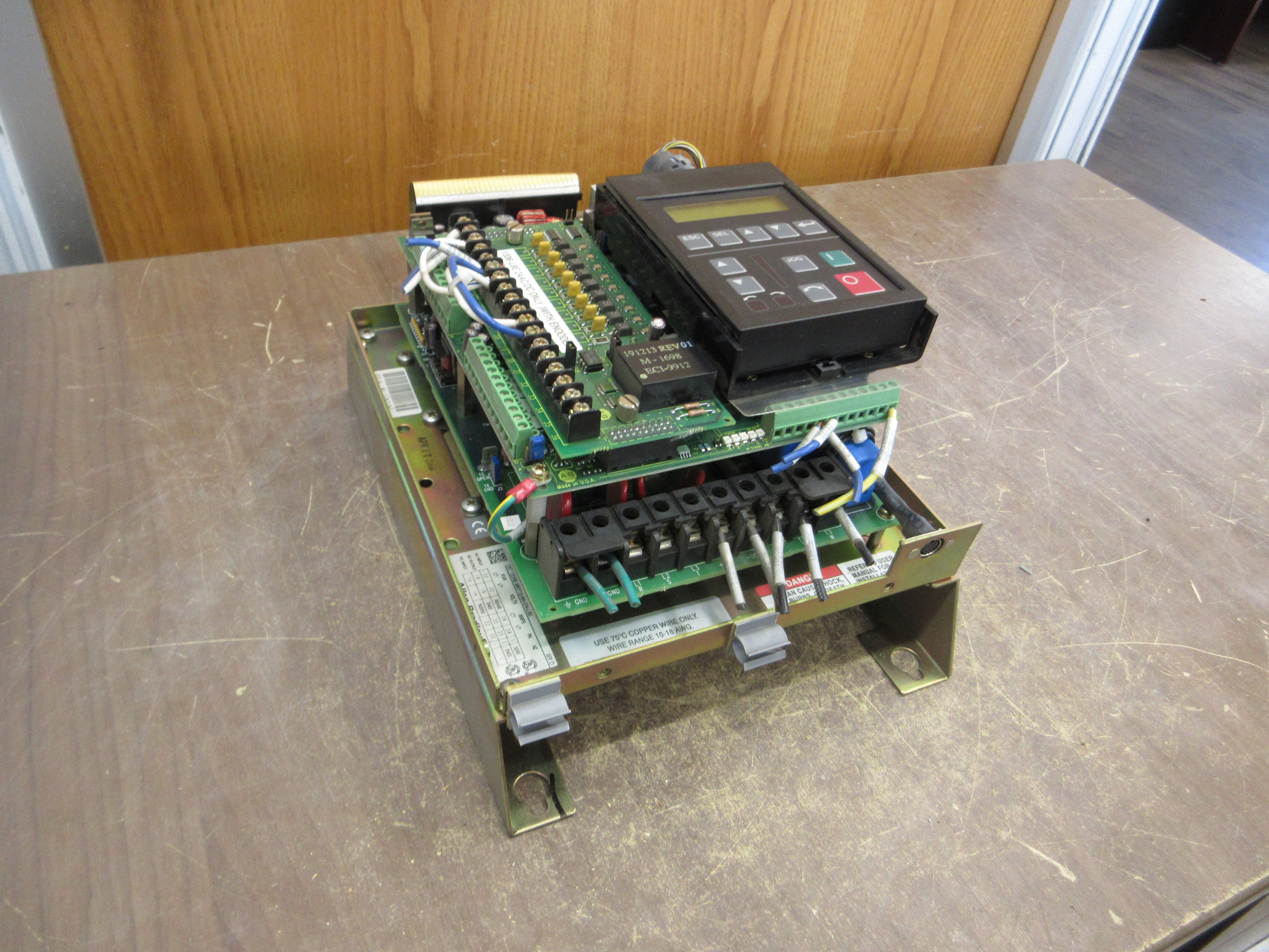 Allen-Bradley AC Drive 1336E-BRF10-AN-EN-L8E Ser. D 1HP w/ Keypad *Open Chassis*