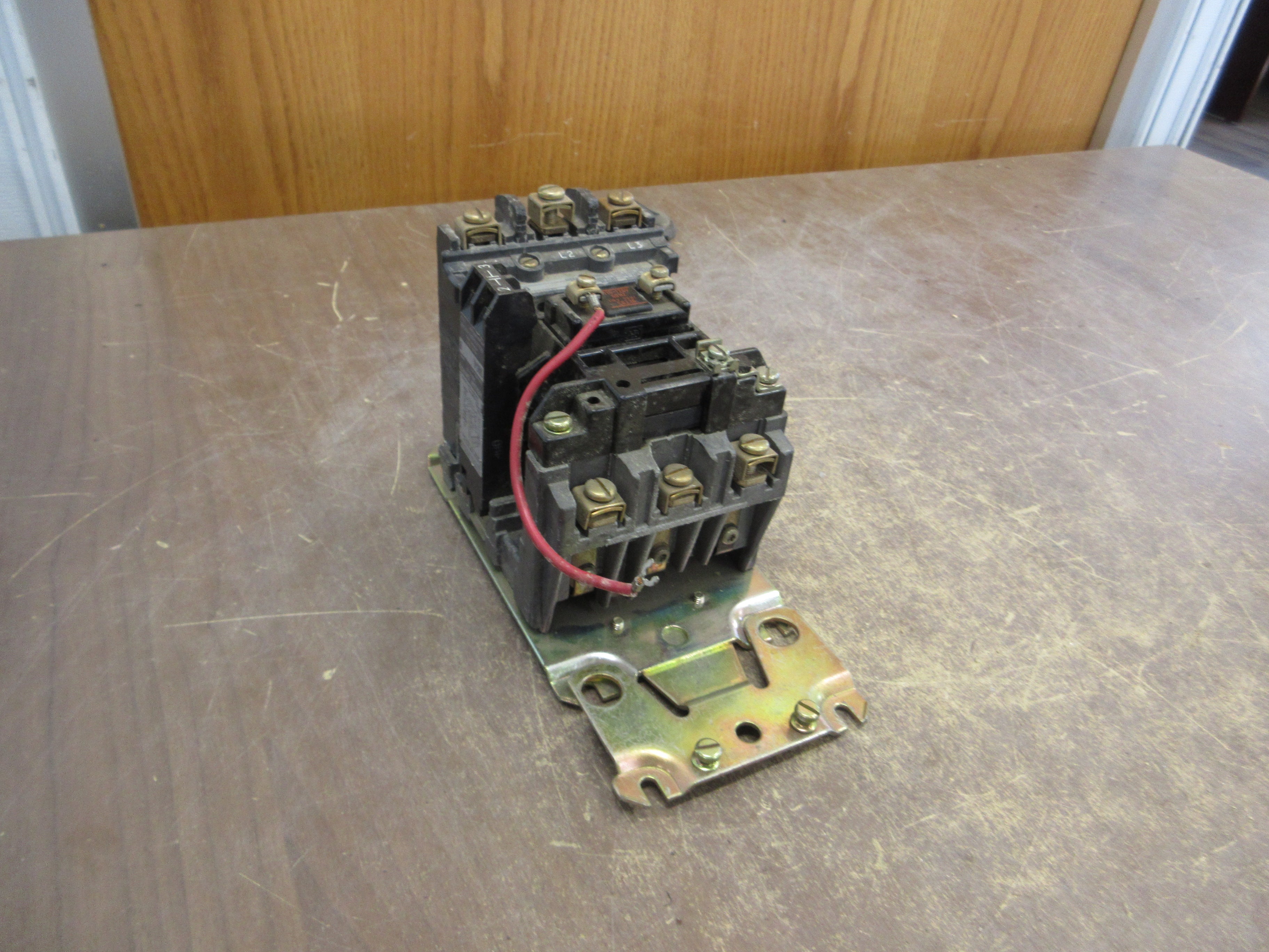 Allen-Bradley Size 1 Contactor 509-BOD Ser. B 115-120V Coil 27A 600V Used