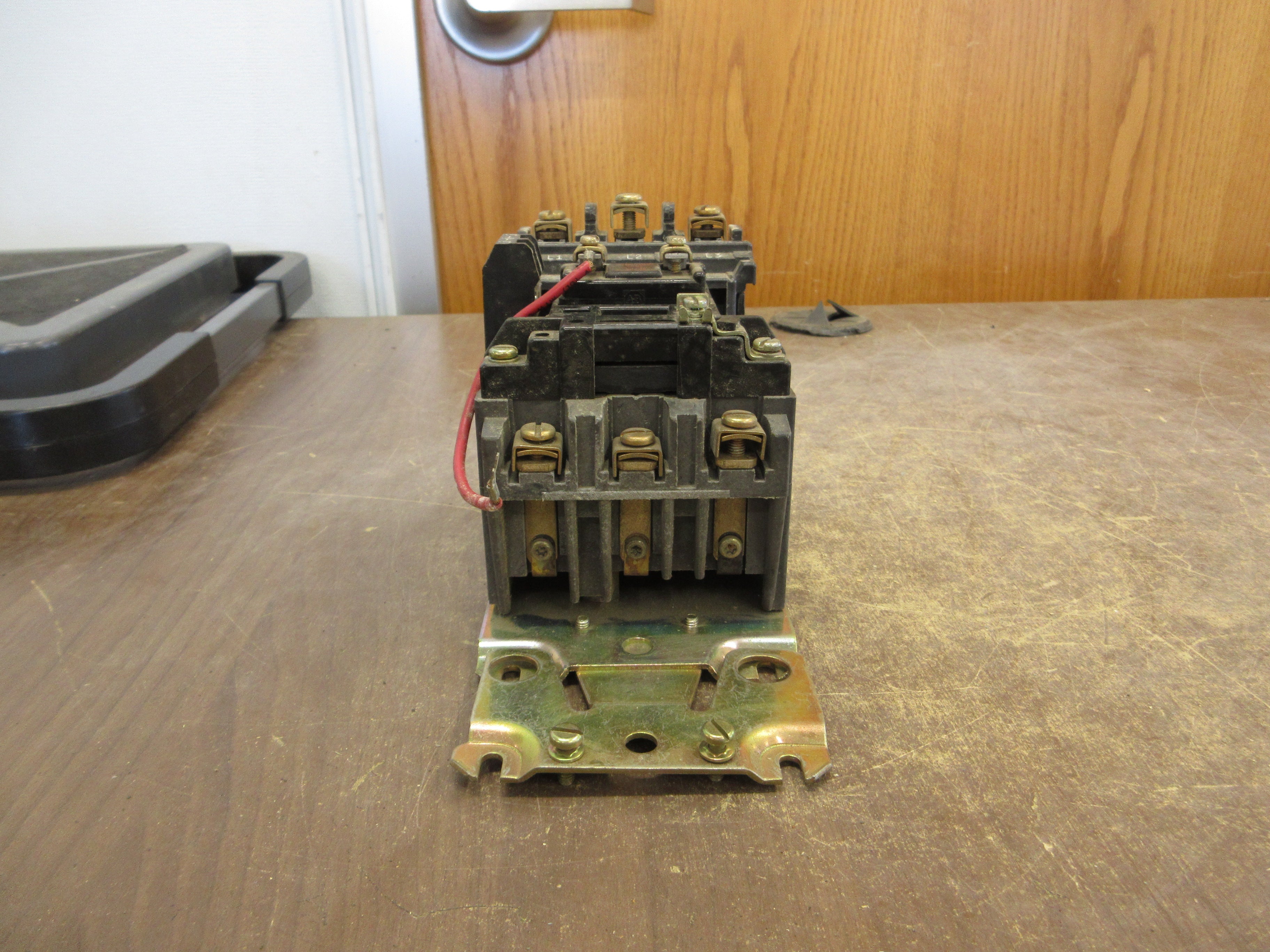 Allen-Bradley Size 1 Contactor 509-BOD Ser. B 115-120V Coil 27A 600V Used