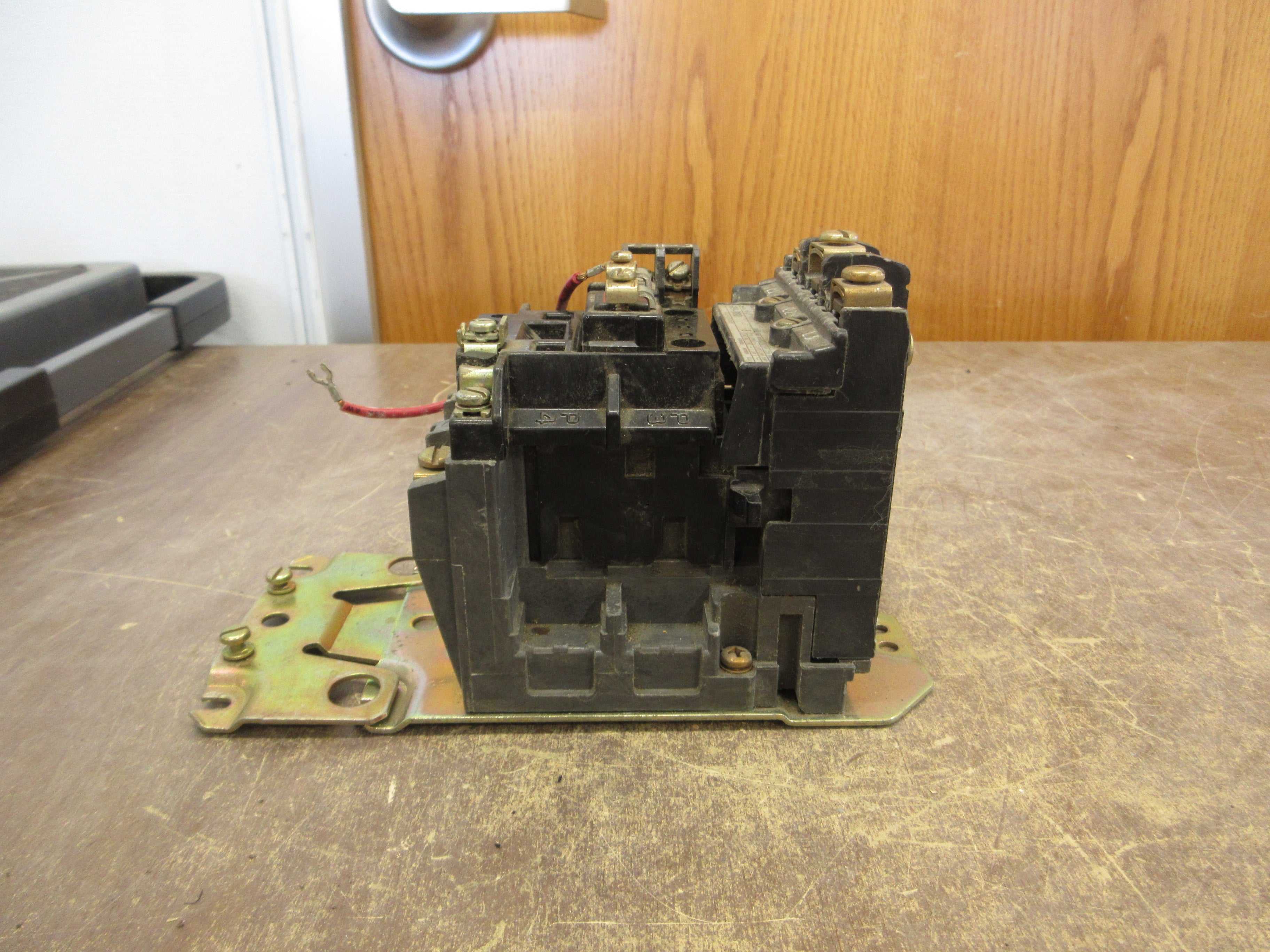 Allen-Bradley Size 1 Contactor 509-BOD Ser. B 115-120V Coil 27A 600V Used