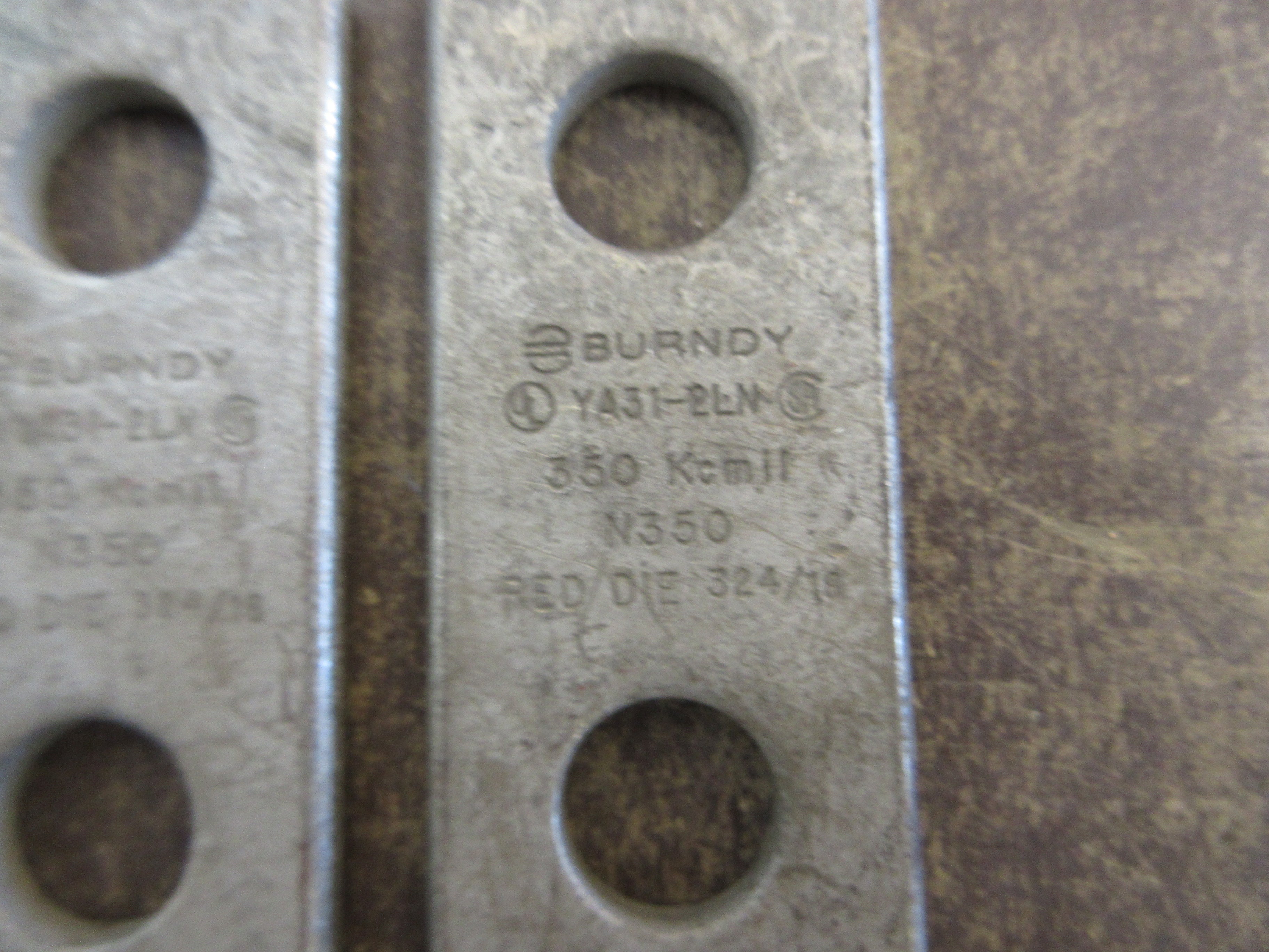 Burndy Crimp Lug YA31-2LN 350Kcmil 2-Hole *No Box* *Lot of 2* New Surplus