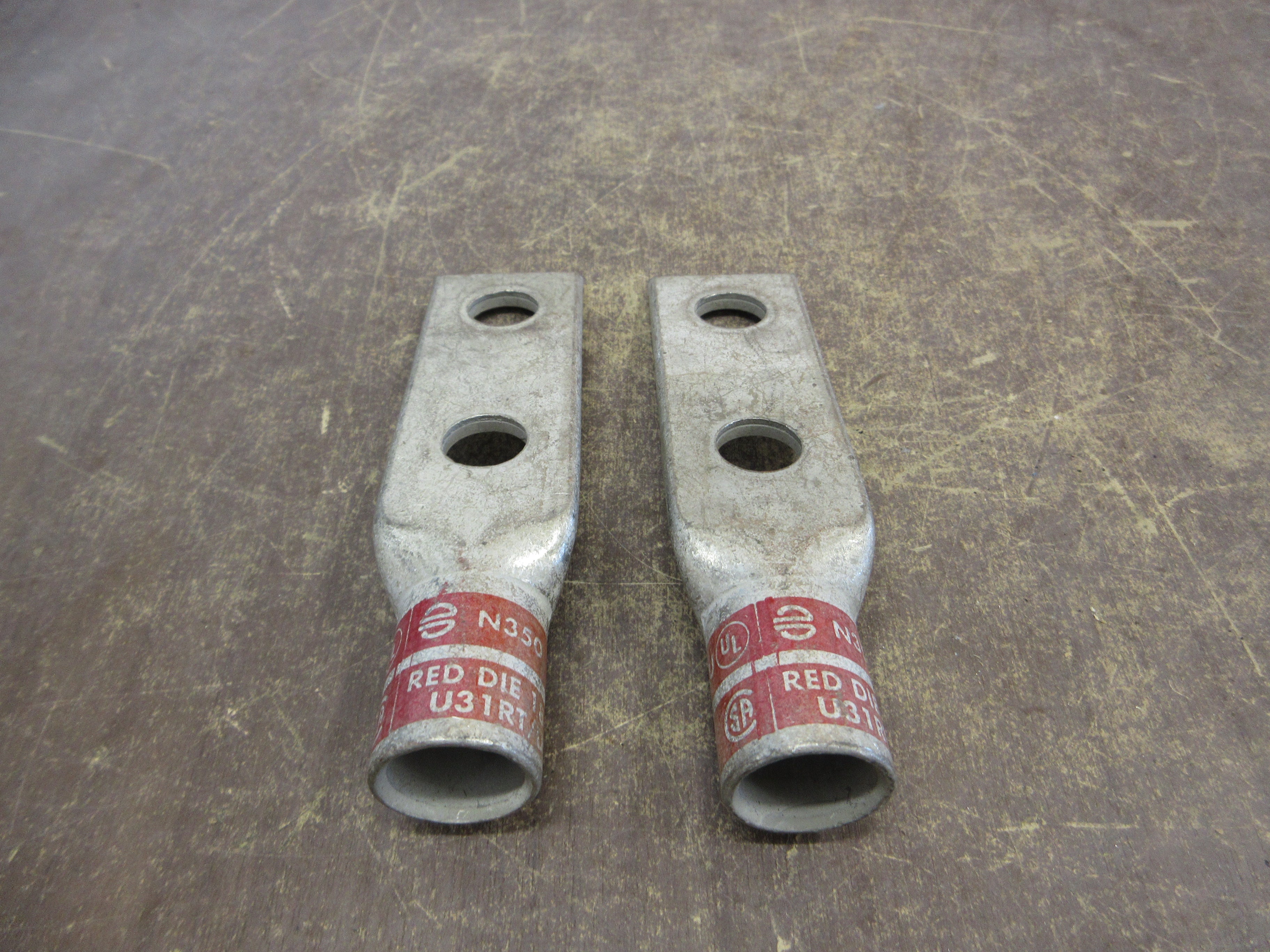 Burndy Crimp Lug YA31-2LN 350Kcmil 2-Hole *No Box* *Lot of 2* New Surplus