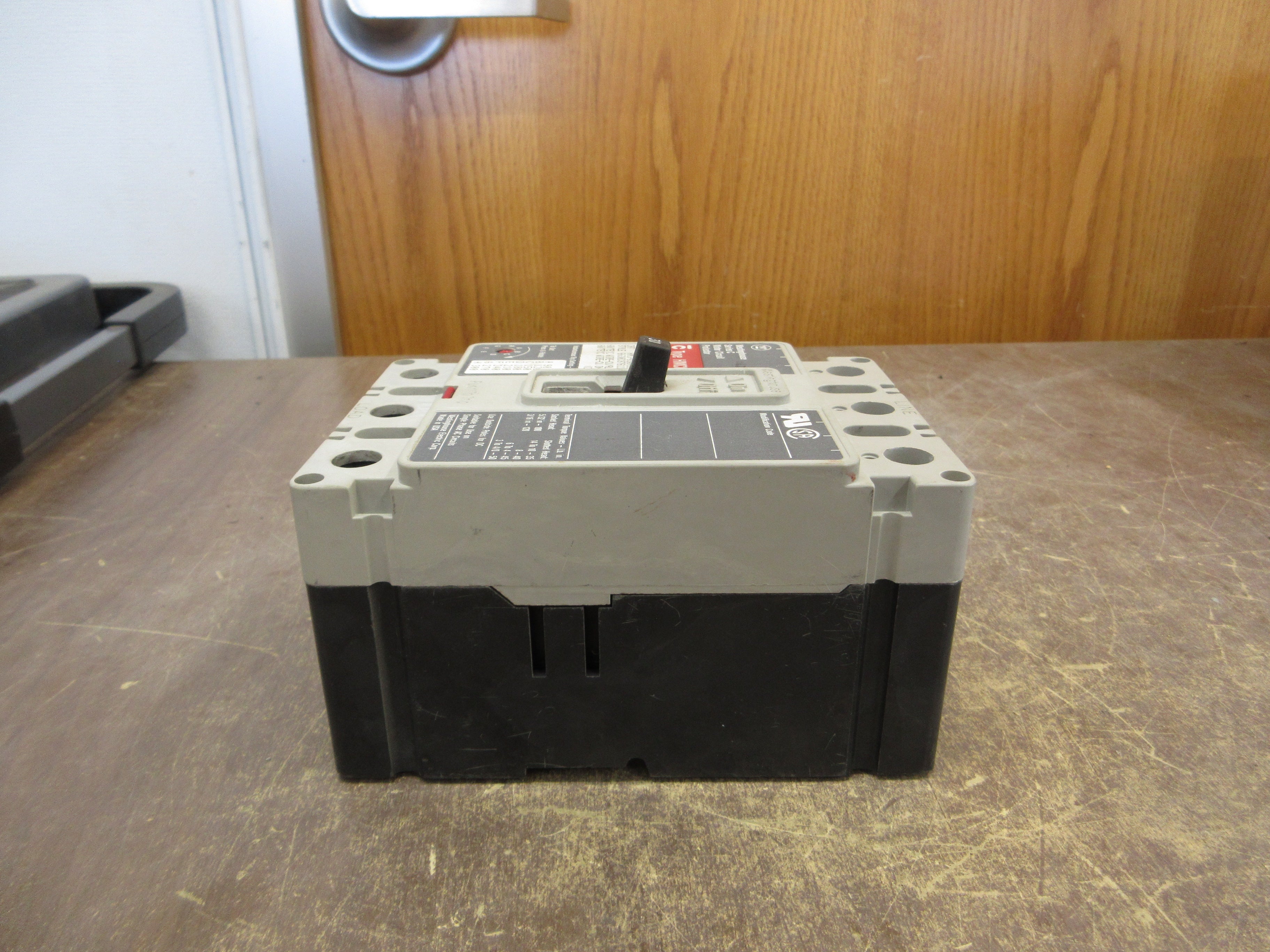 Cutler-Hammer Circuit Breaker HMCP030H1C 30A 600V 3P New Surplus