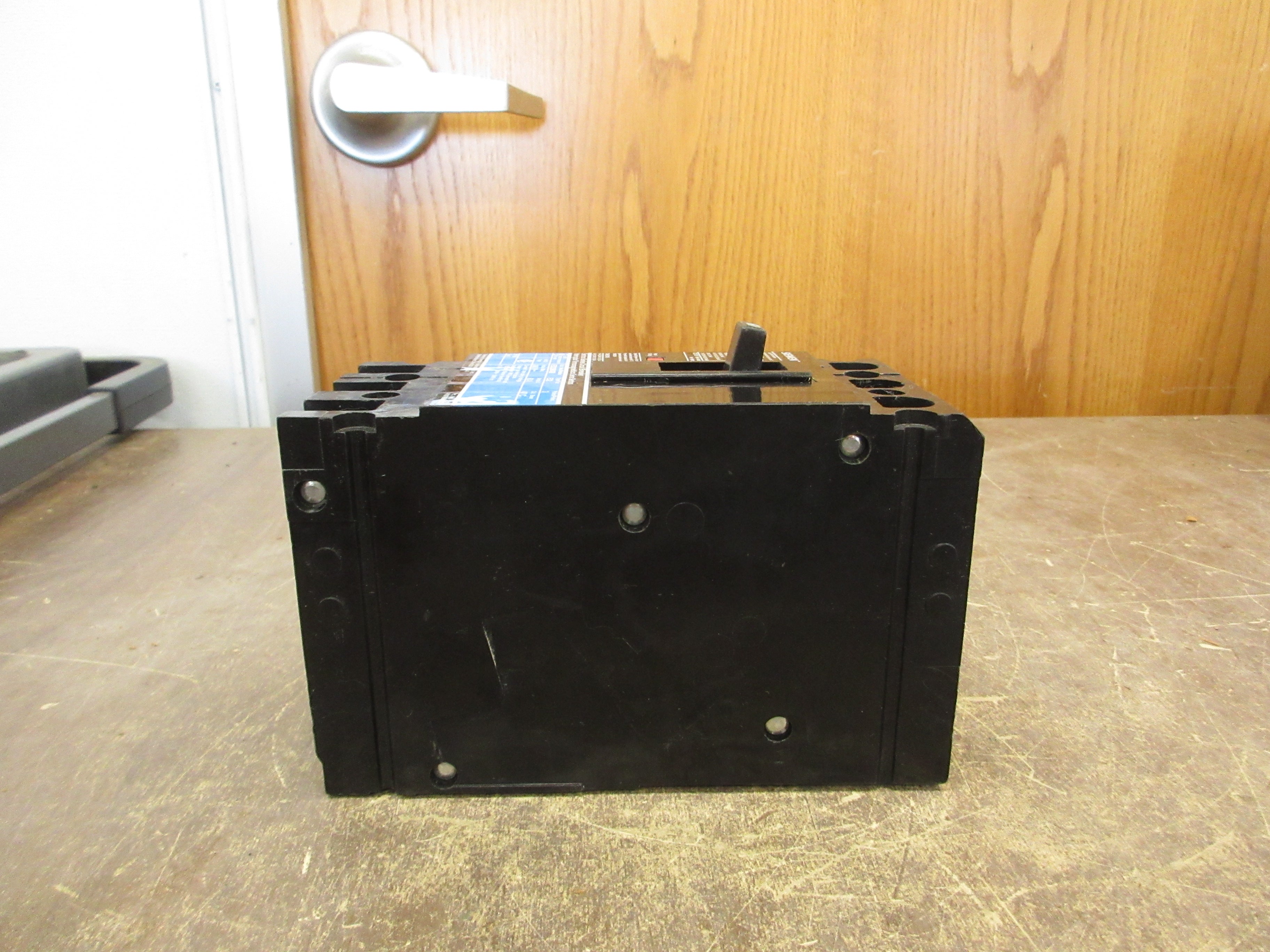 Siemens Circuit Breaker ED23B060L 60A 240V 3P New Surplus