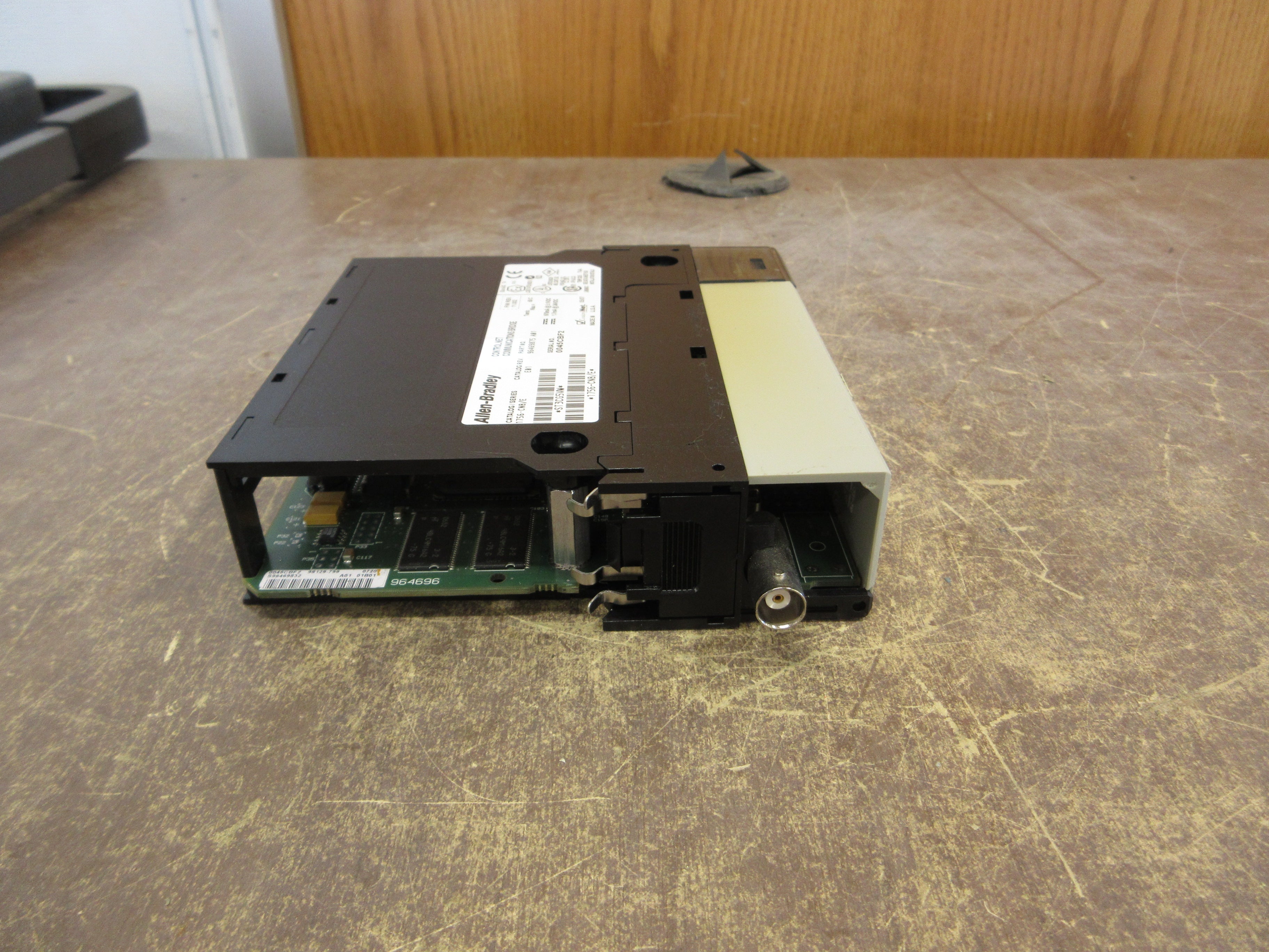 Allen-Bradley ControlLogix Control Net Comm. Bridge Module 1756-CNB/E Rev. E01