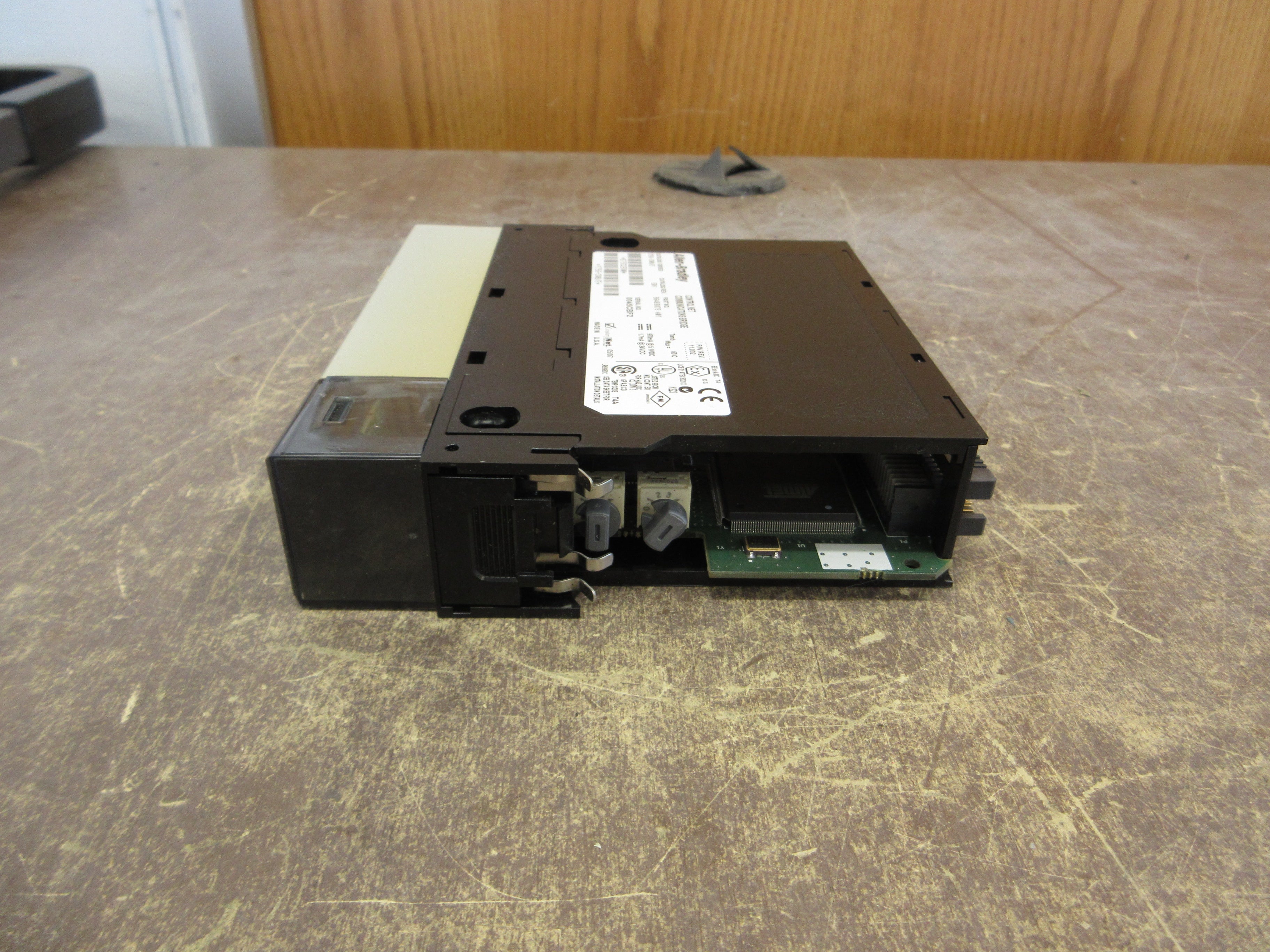 Allen-Bradley ControlLogix Control Net Comm. Bridge Module 1756-CNB/E Rev. E01
