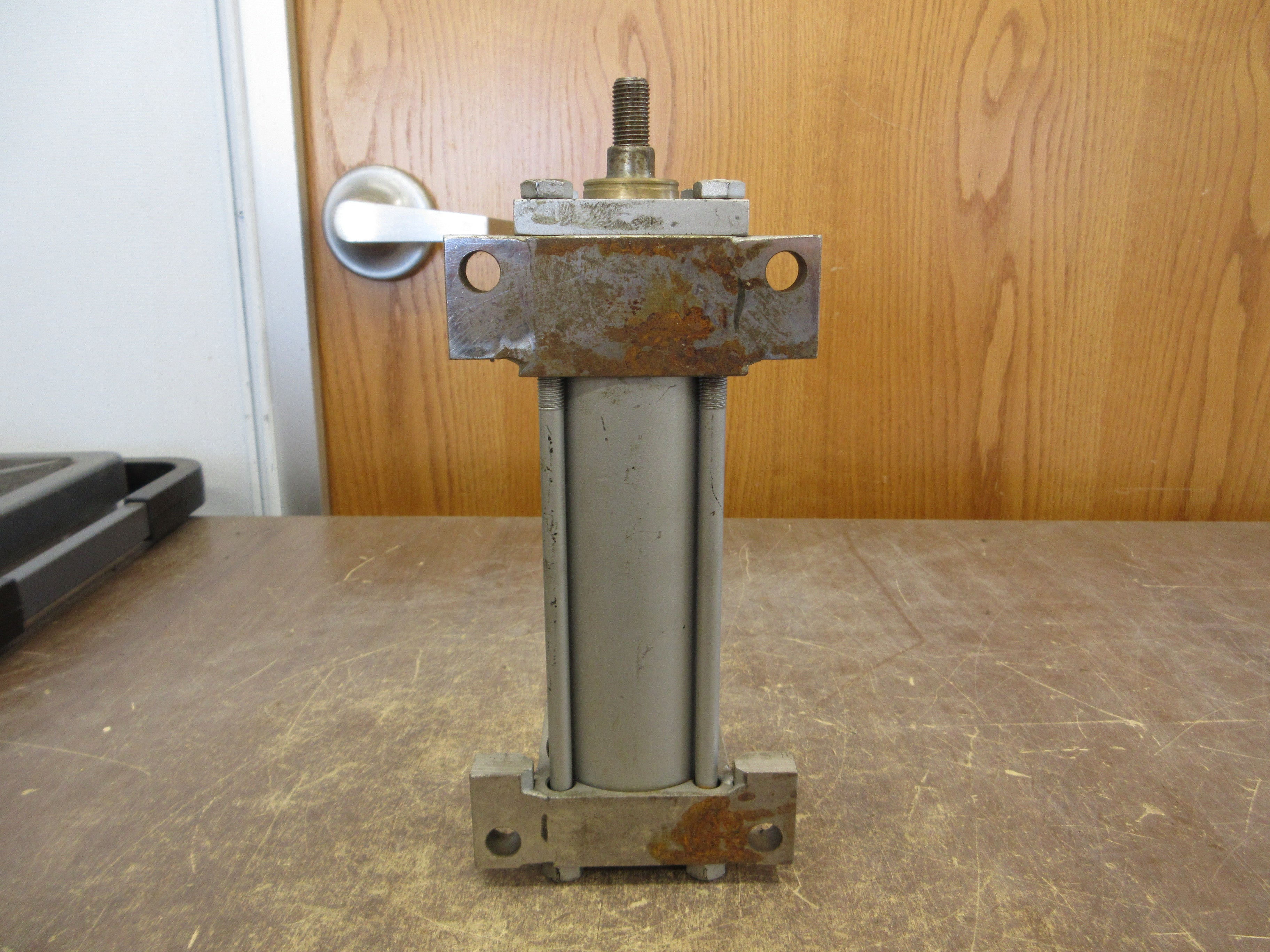 Milwaukee Cylinder Air Cylinder A-42 2" Bore 4" Stroke 250PSI Used