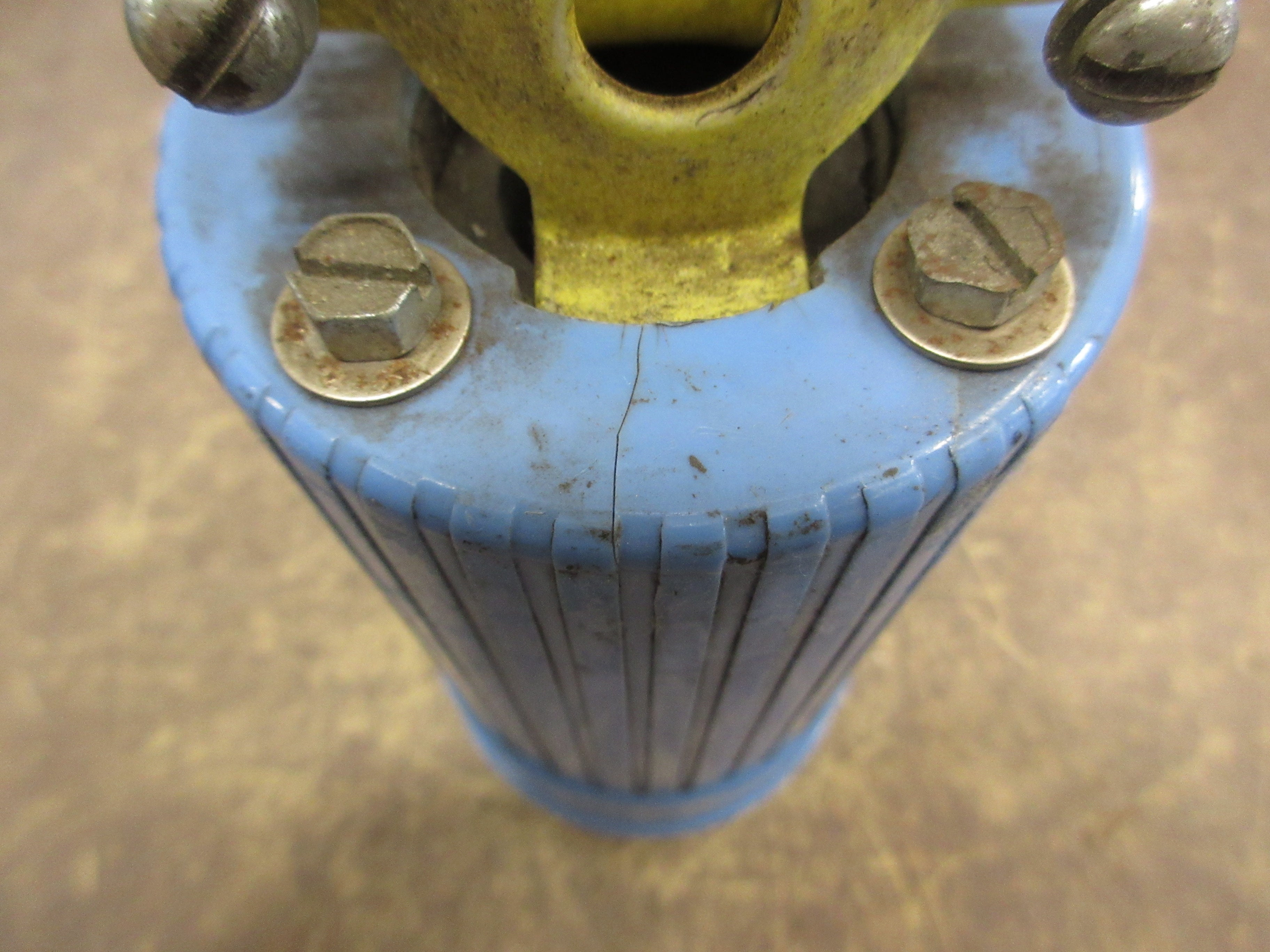 Hubbell Hubbellock Receptacle 60A 600V *Cracked Case* Used