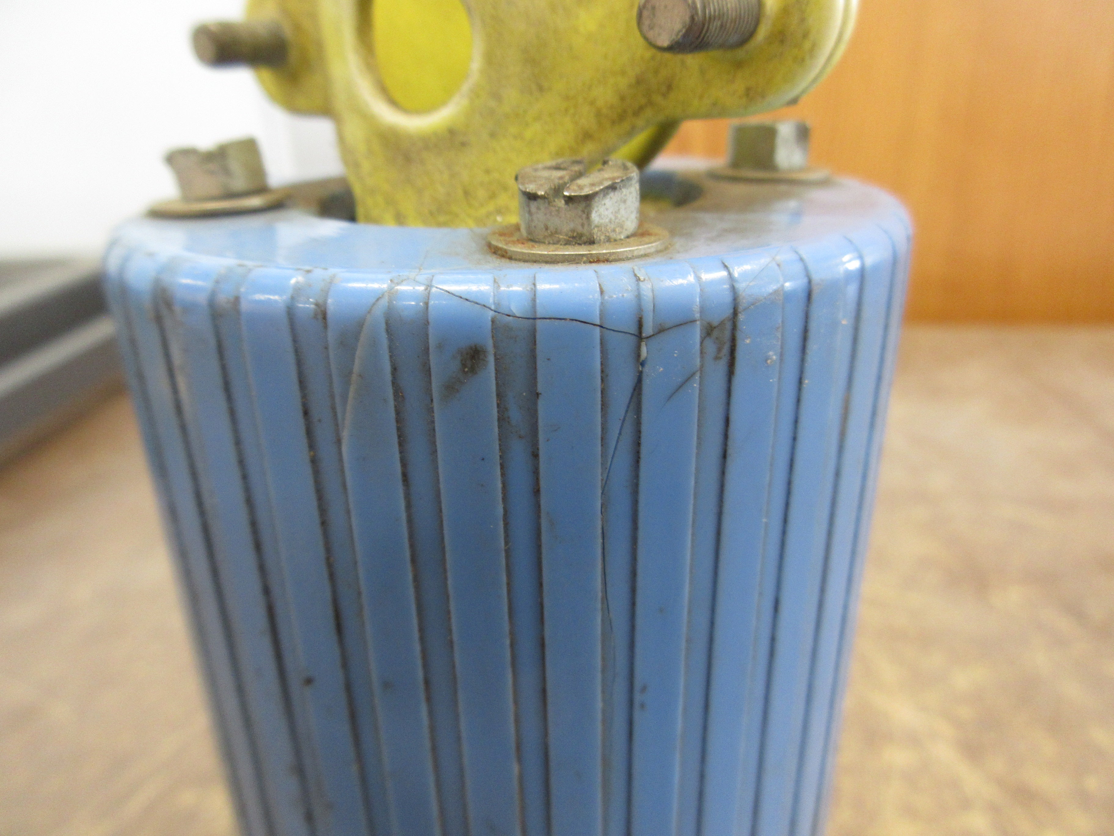 Hubbell Hubbellock Receptacle 60A 600V *Cracked Case* Used