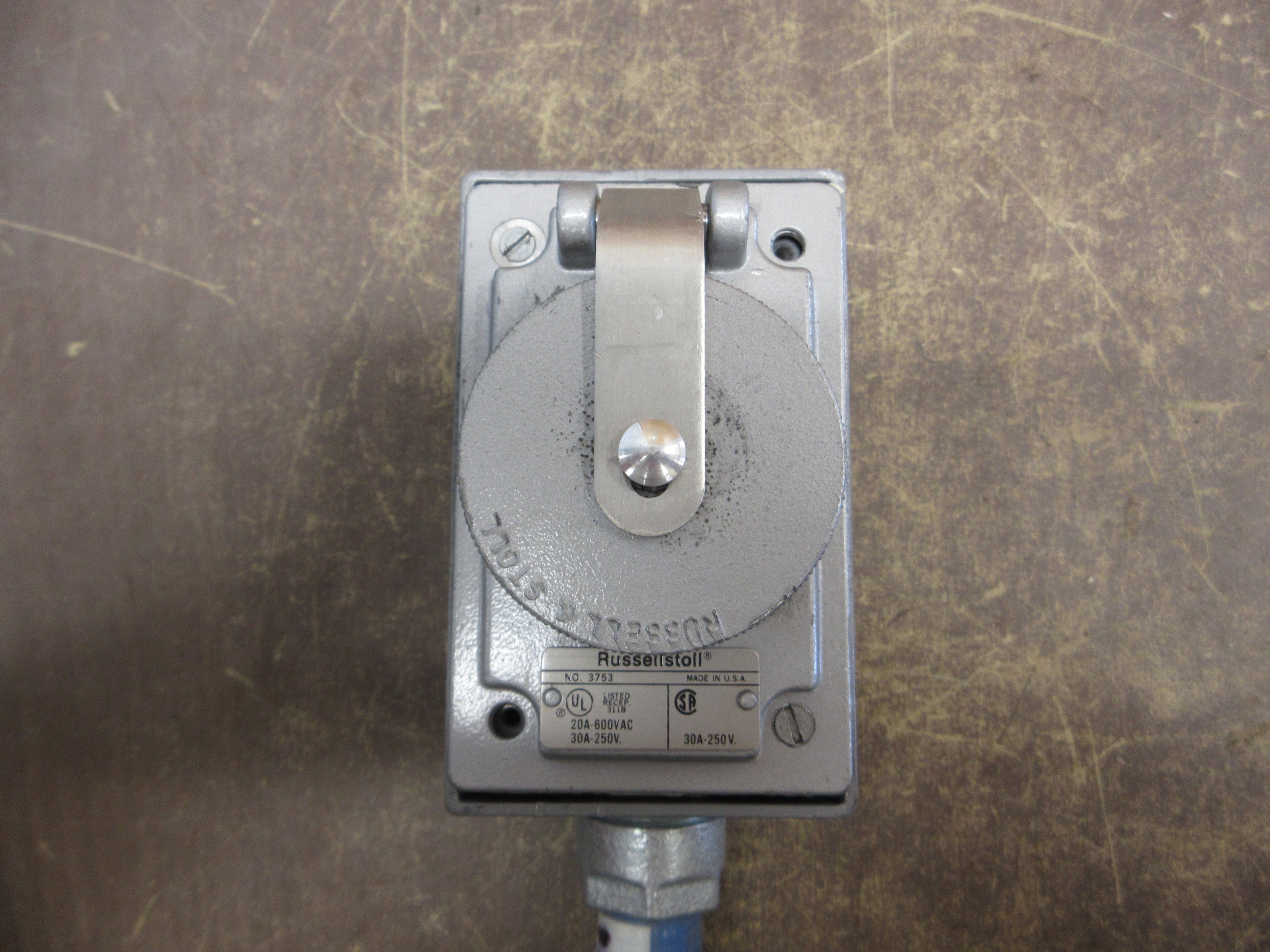 Russellstoll Receptacle 3753 30A/20A 250V/600V *Missing (2) Cover Screws* Used