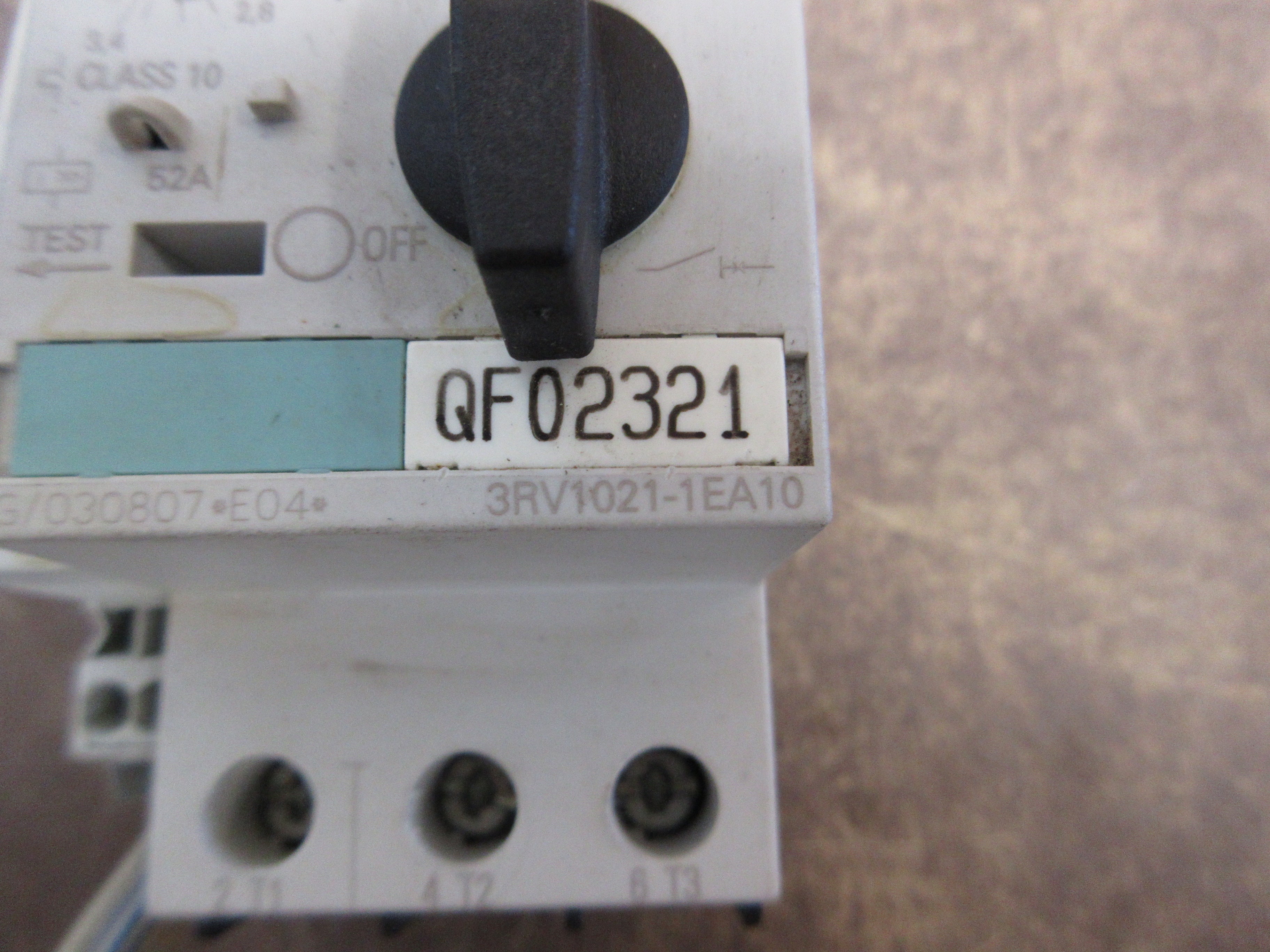 Siemens Motor Protector 3RV1021-1EA10 Trip: 2.8-4A Used
