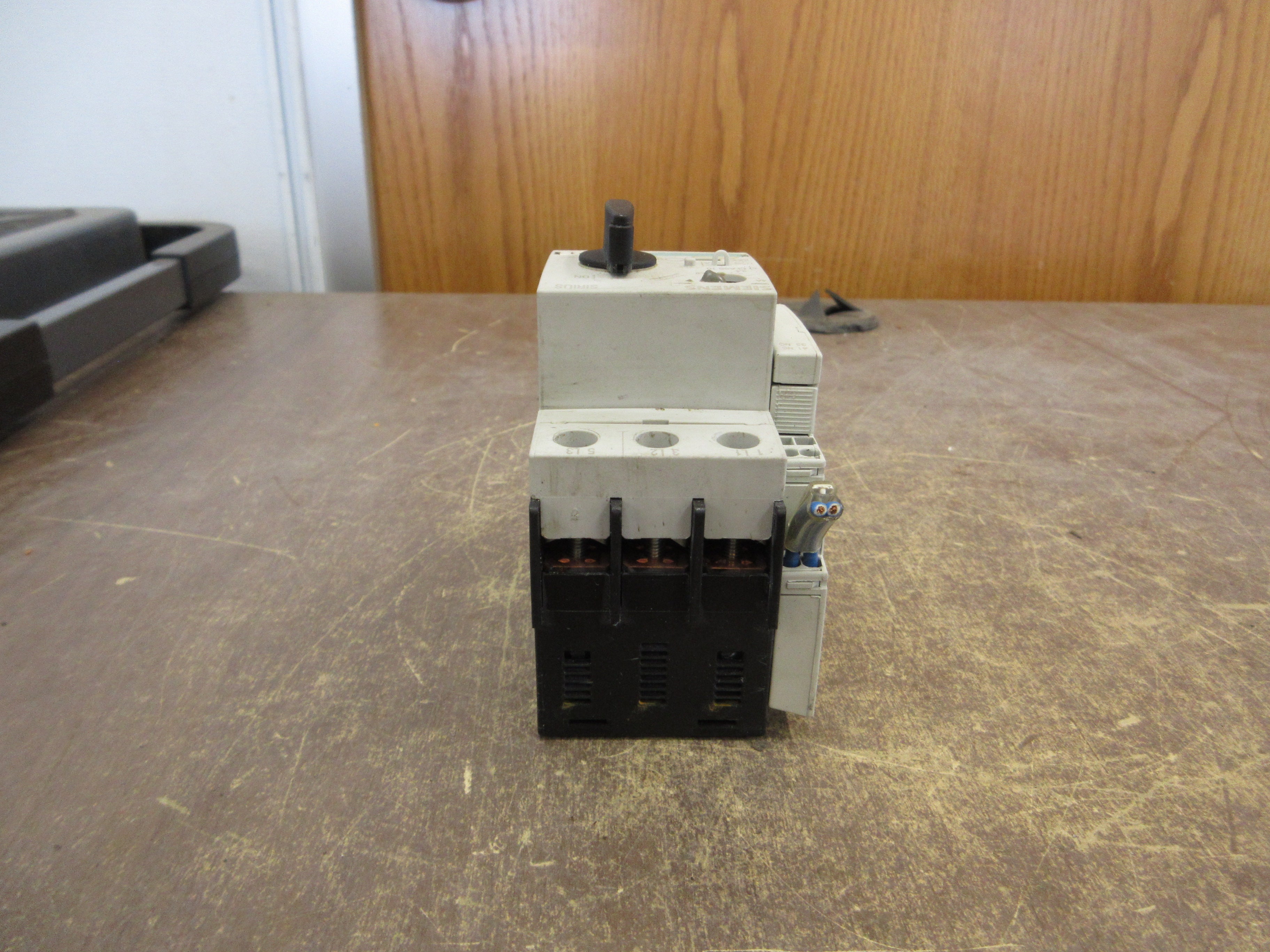 Siemens Motor Protector 3RV1021-1EA10 Trip: 2.8-4A Used