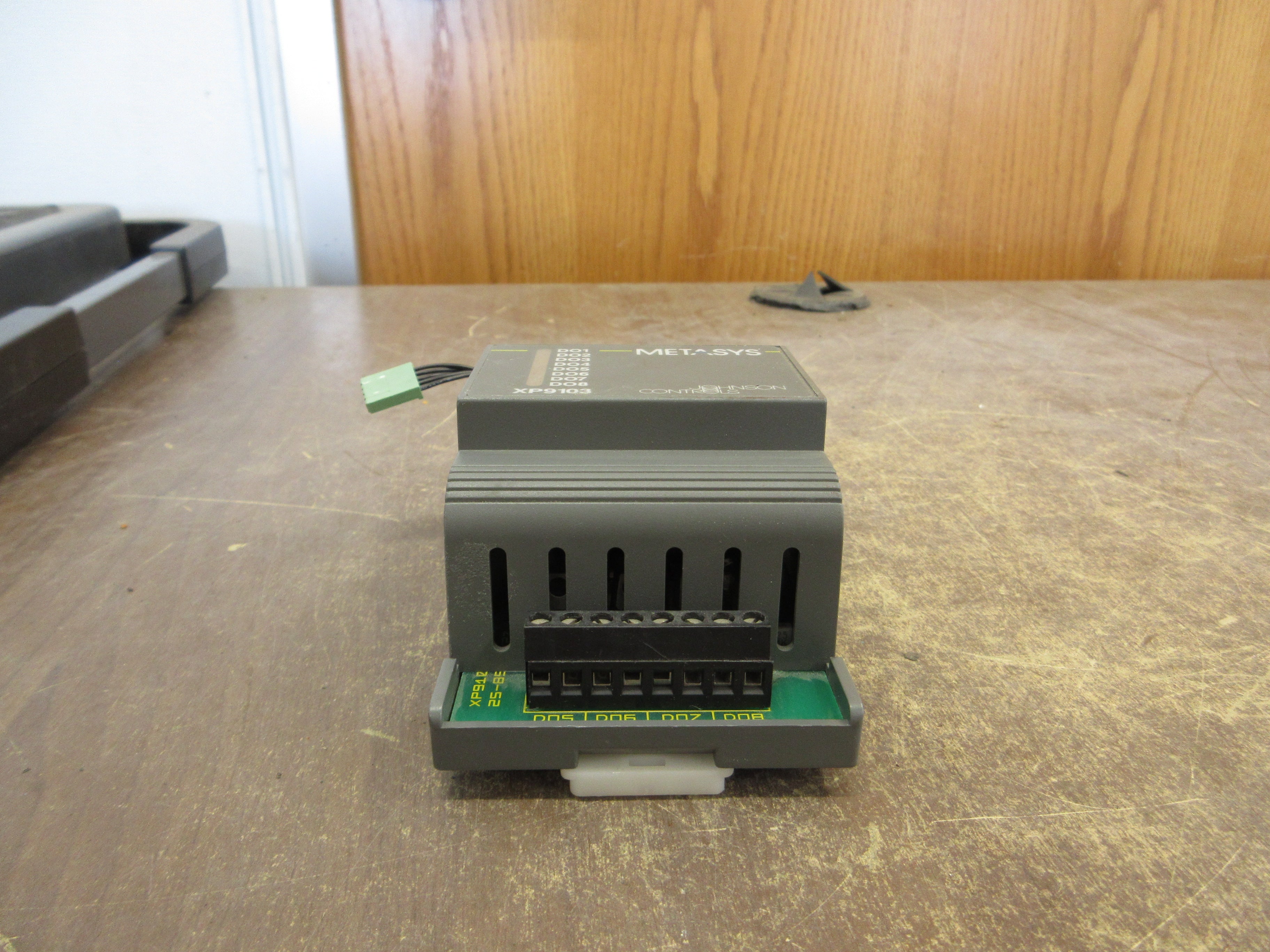 Johnson Controls Metasys XT9103 Expansion Module XP-9103-8004 Used