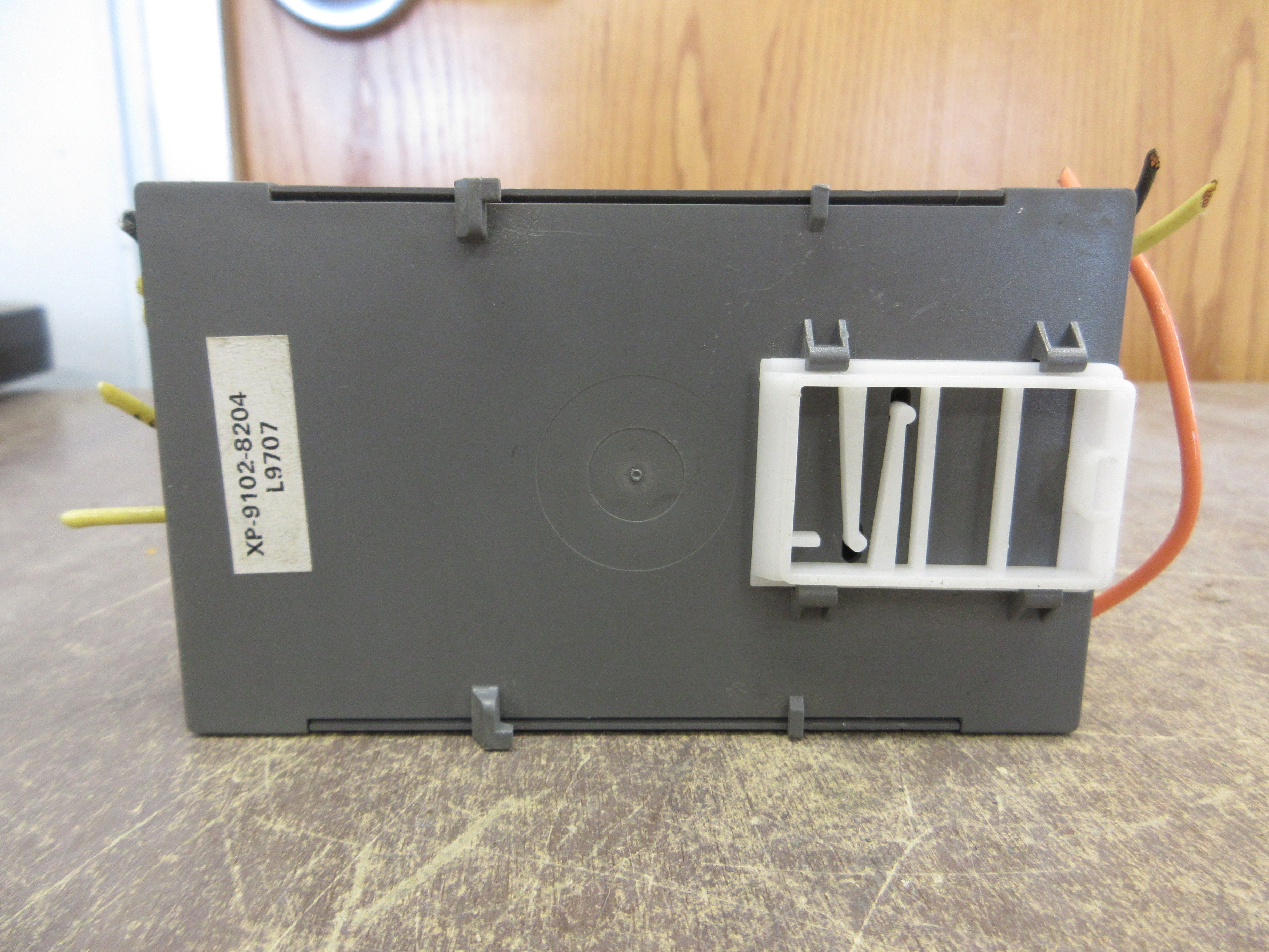 Johnson Controls Metasys Expansion Module XP-9102-8204 (1) Terminal Cover Used