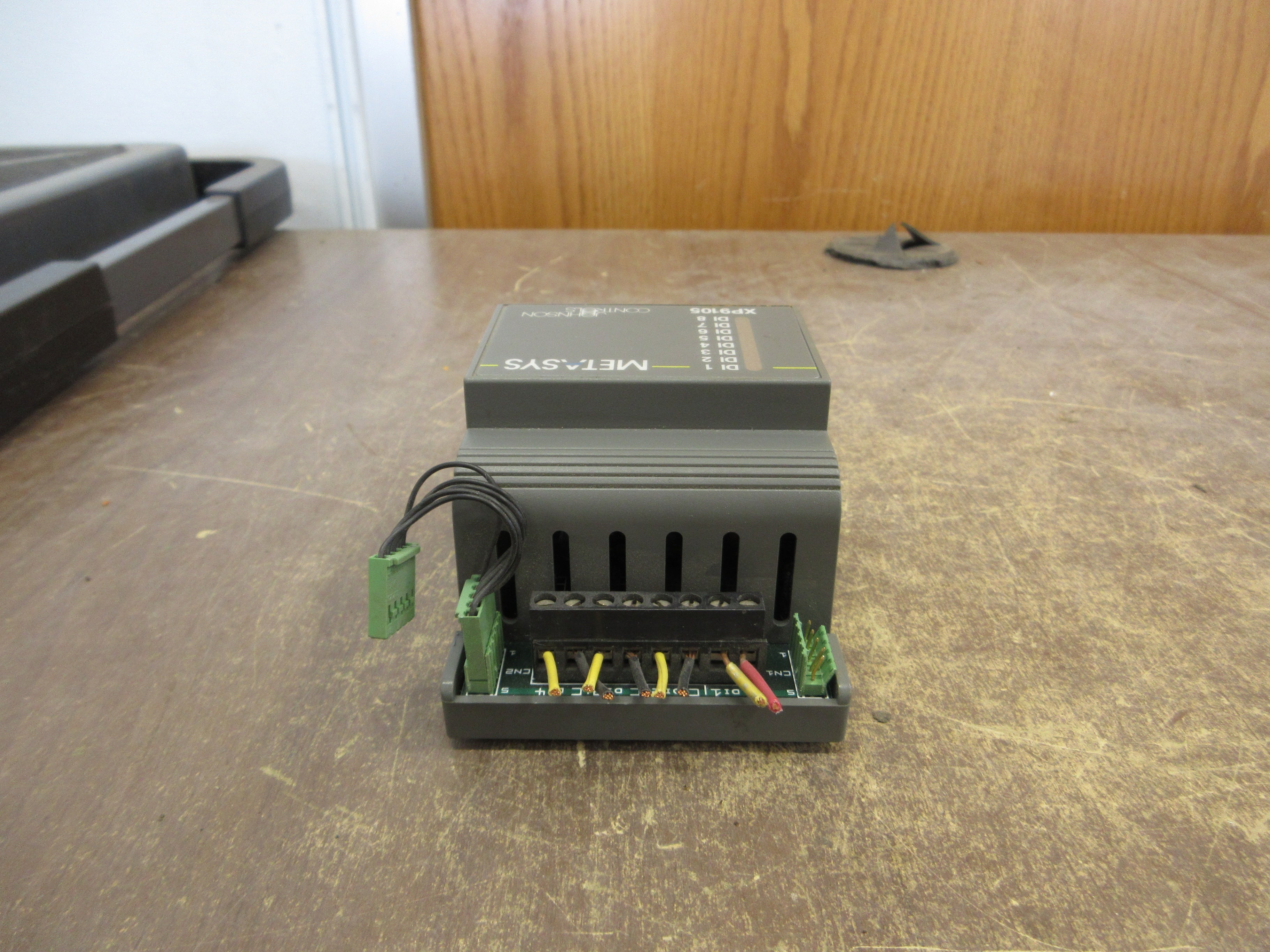 Johnson Controls Metasys Expansion Module XP-9105-8004 *No Terminal Covers* Used